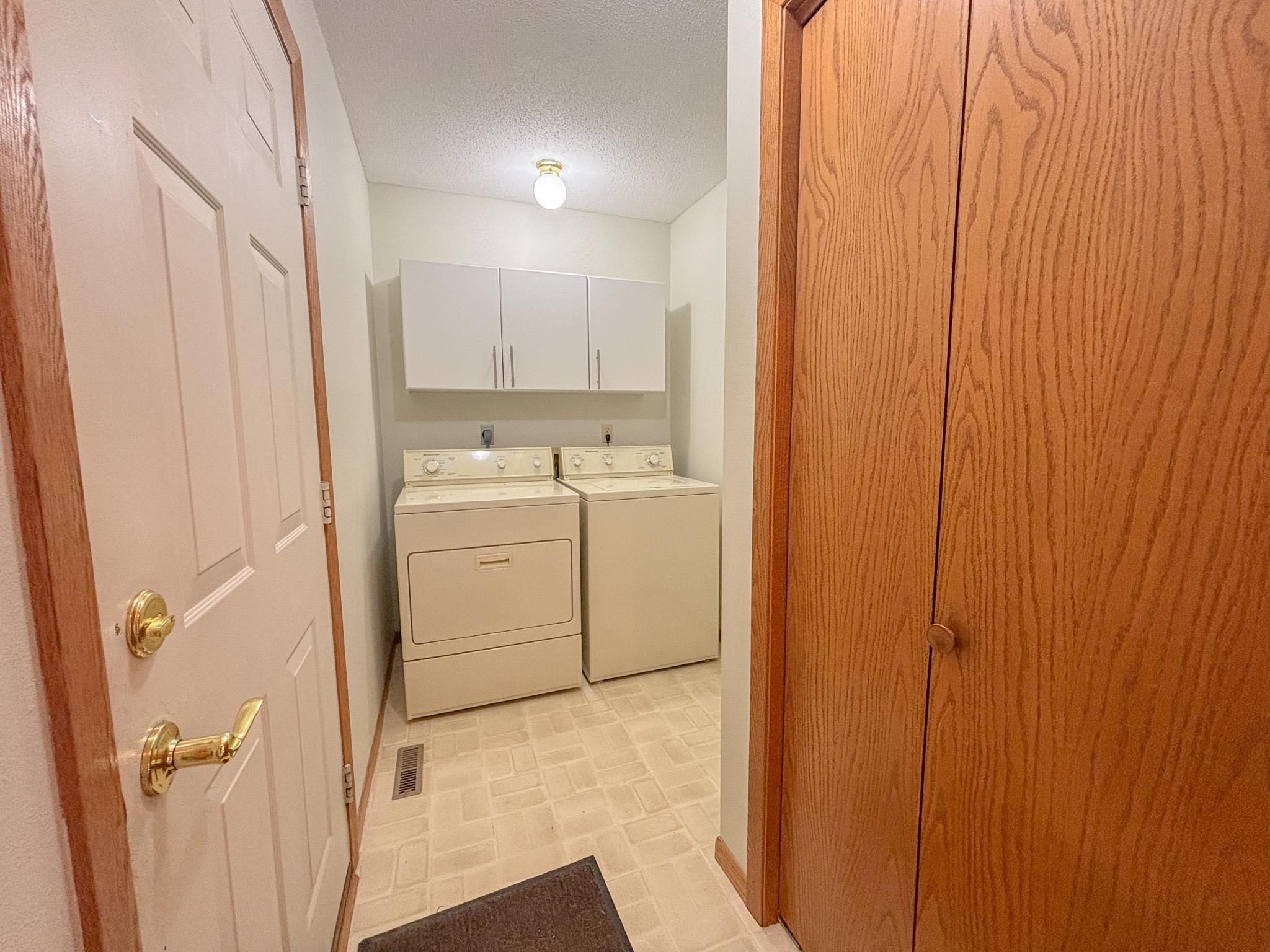 1995 single family home for sale at 1727 S Court Street in Fergus Falls, MN — 3 bed, 2 bath (photo 26 of 64)