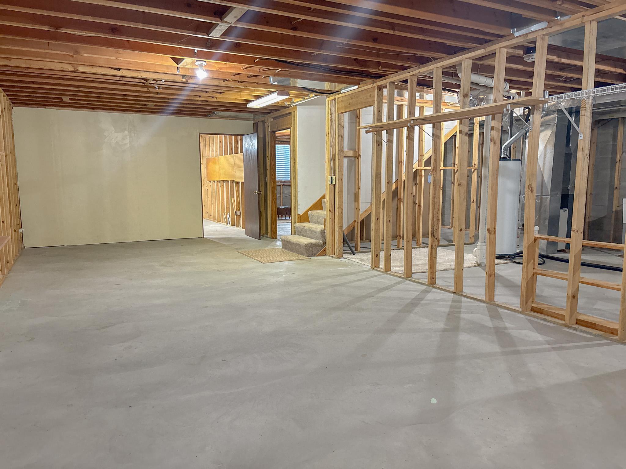 1995 single family home for sale at 1727 S Court Street in Fergus Falls, MN — 3 bed, 2 bath (photo 31 of 64)