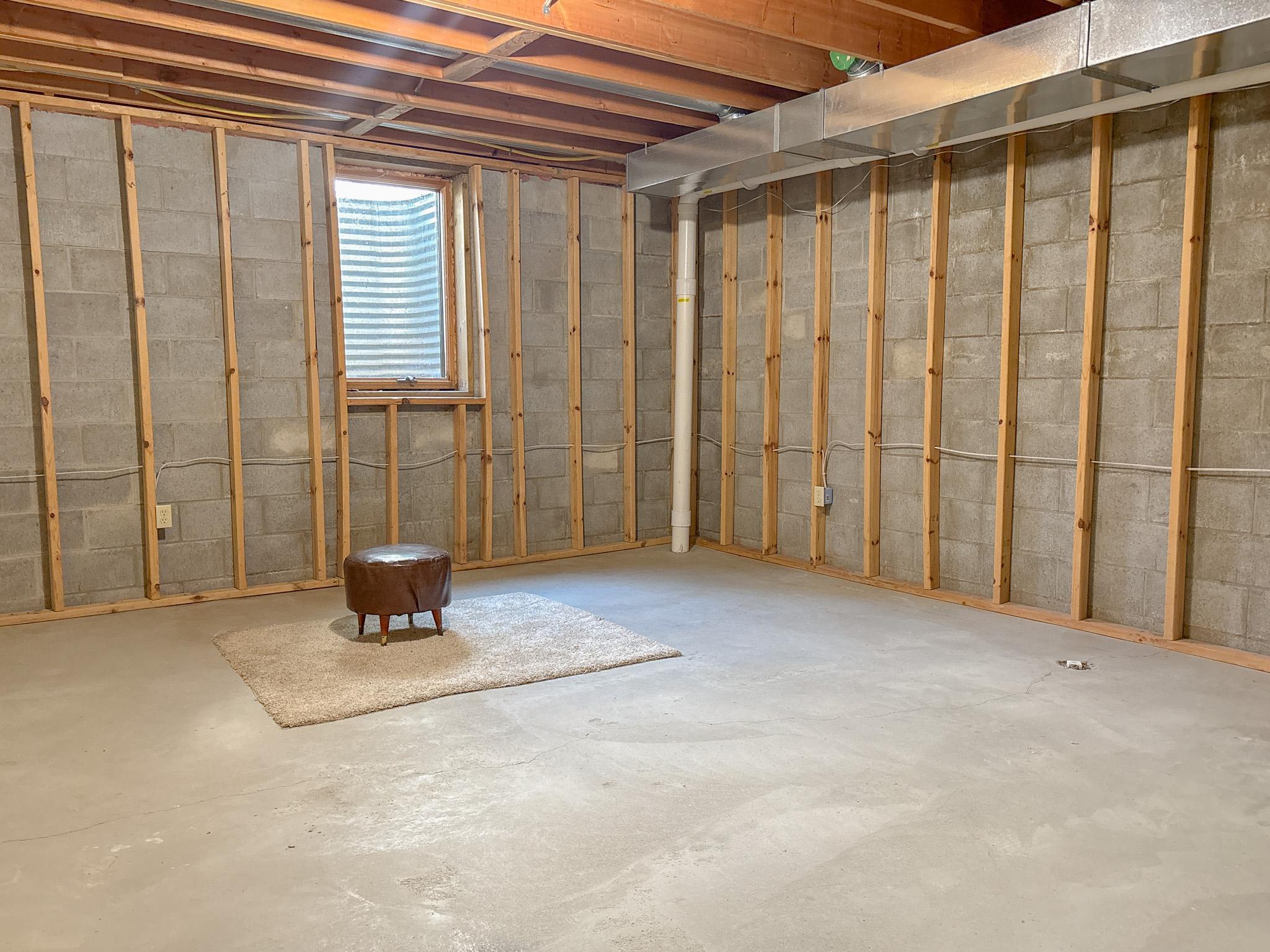 1995 single family home for sale at 1727 S Court Street in Fergus Falls, MN — 3 bed, 2 bath (photo 35 of 64)