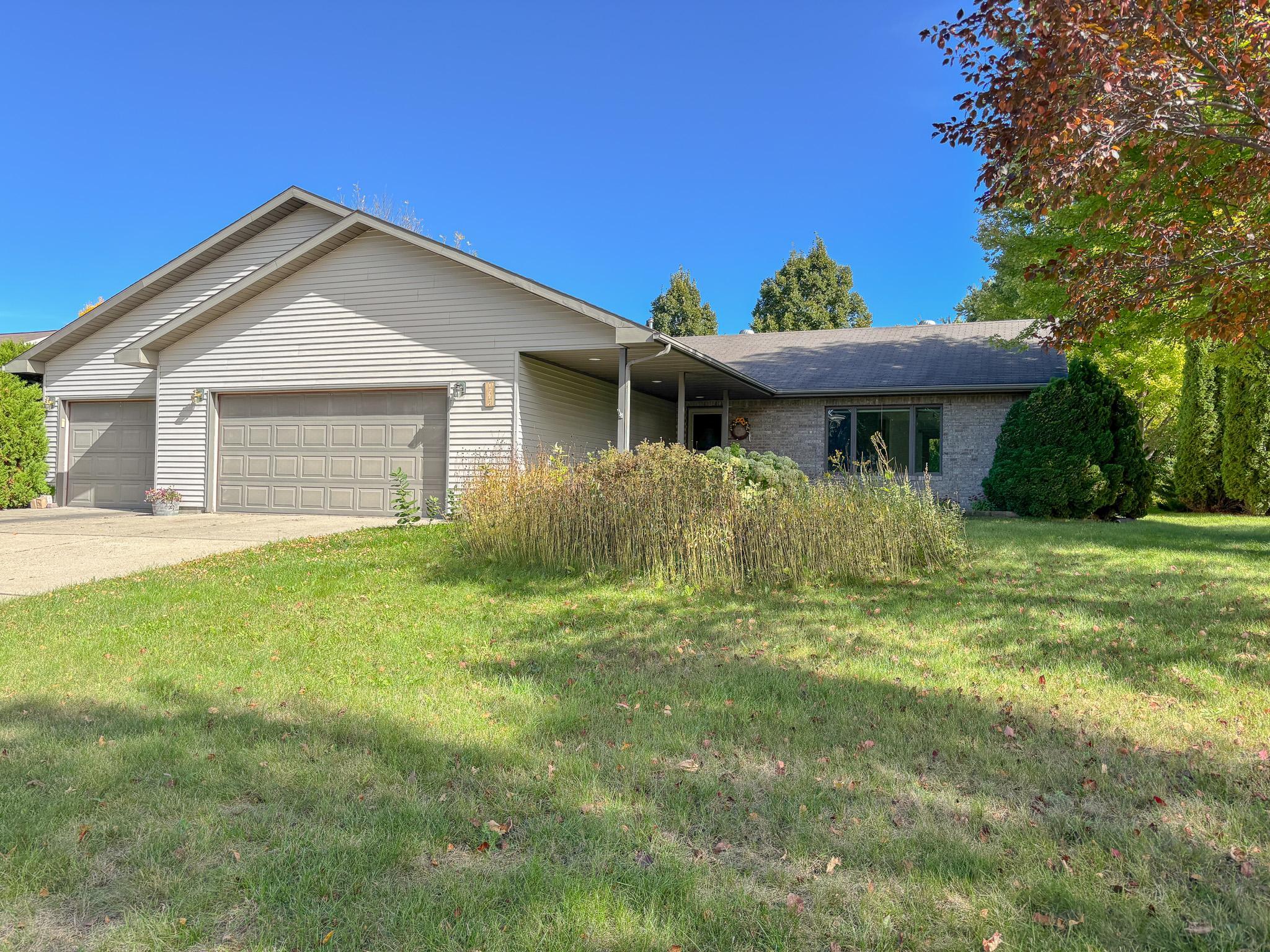 1995 single family home for sale at 1727 S Court Street in Fergus Falls, MN — 3 bed, 2 bath (photo 45 of 64)