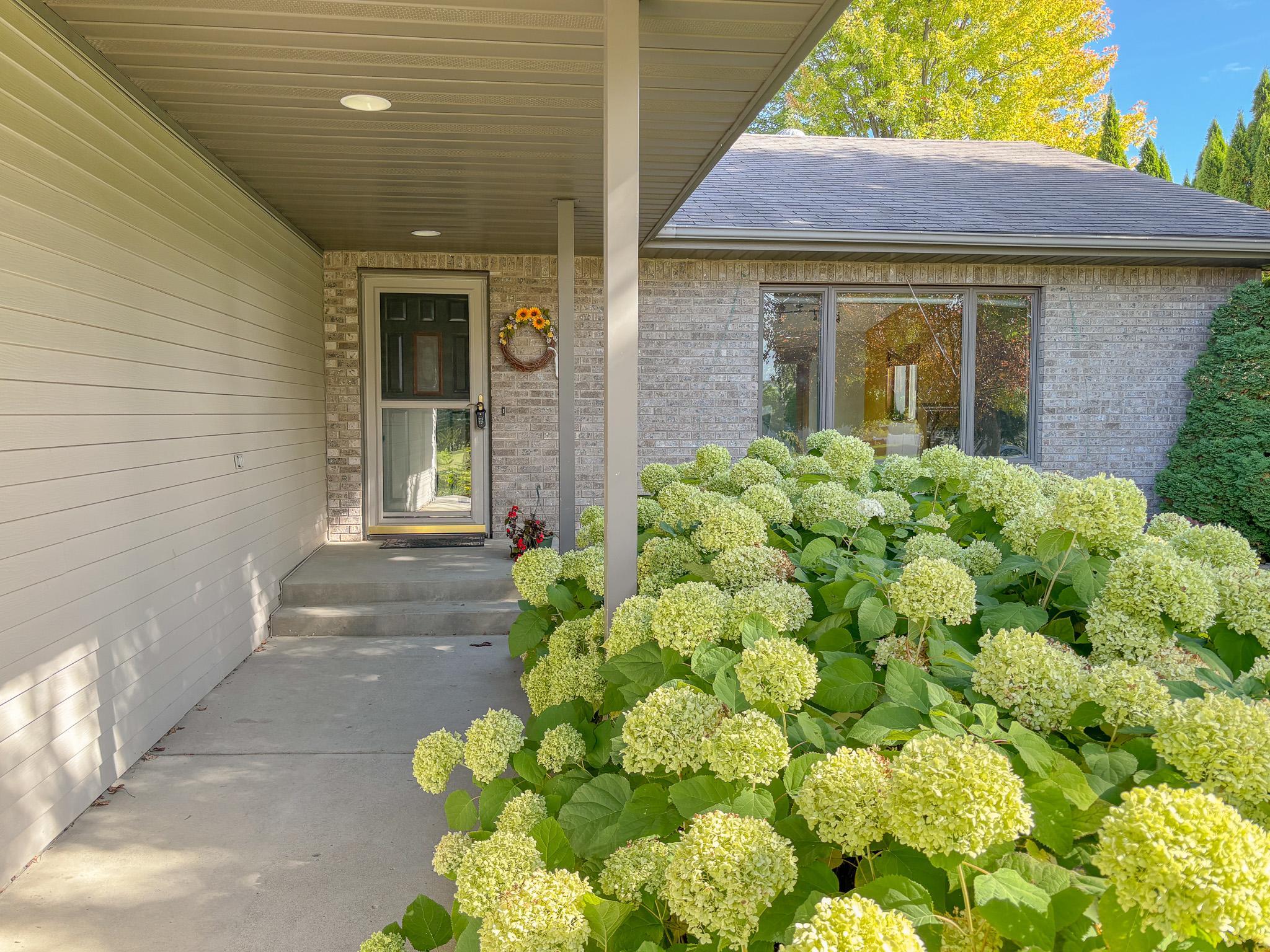 1995 single family home for sale at 1727 S Court Street in Fergus Falls, MN — 3 bed, 2 bath (photo 46 of 64)