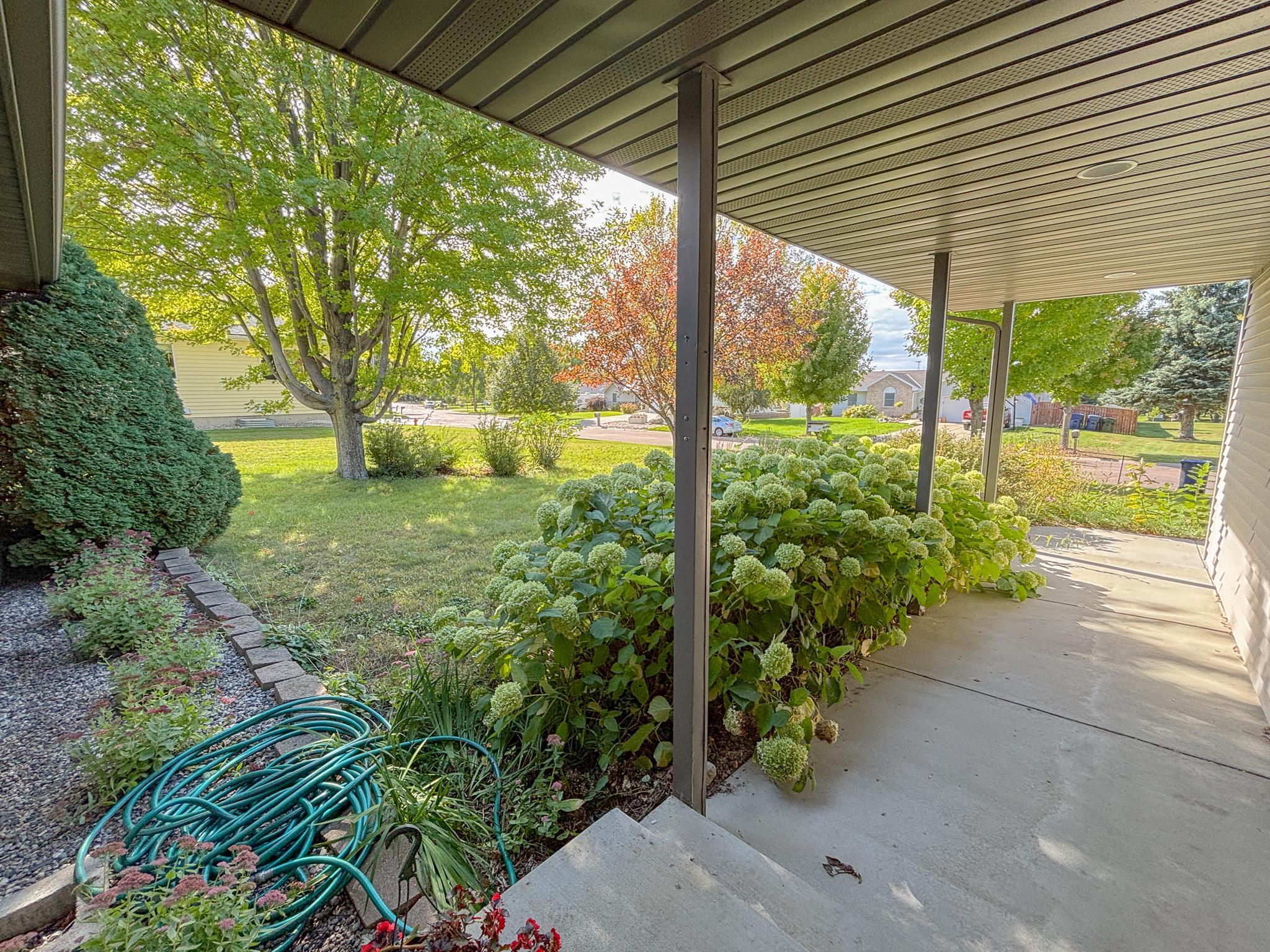 1995 single family home for sale at 1727 S Court Street in Fergus Falls, MN — 3 bed, 2 bath (photo 48 of 64)