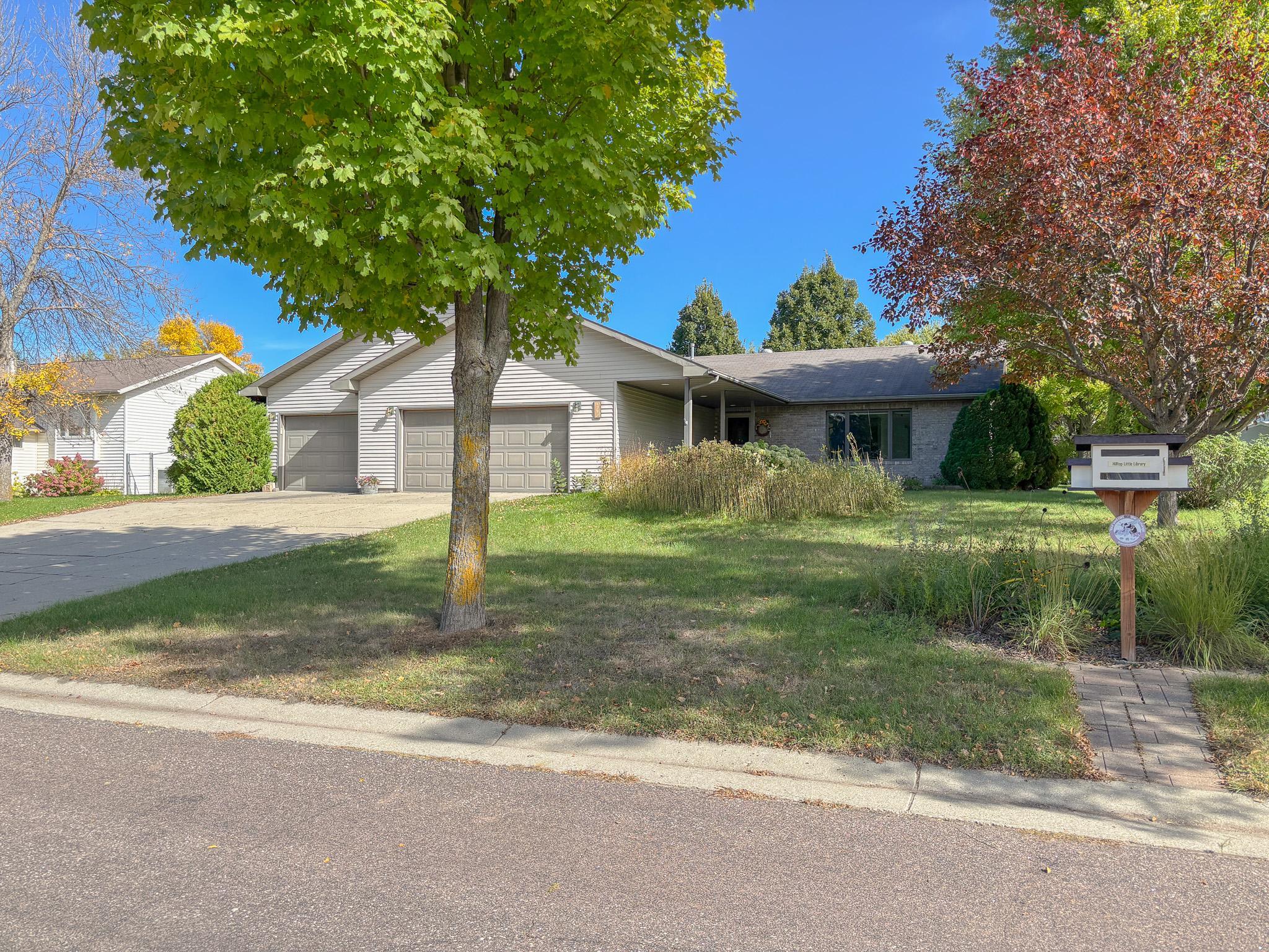 1995 single family home for sale at 1727 S Court Street in Fergus Falls, MN — 3 bed, 2 bath (photo 50 of 64)