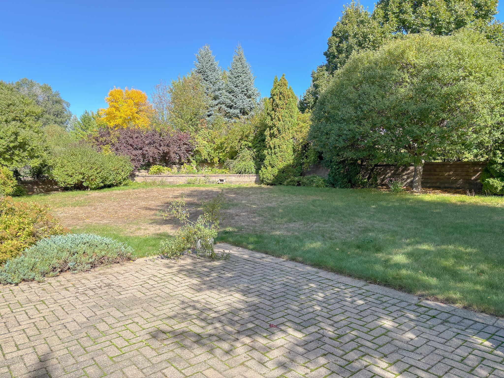 1995 single family home for sale at 1727 S Court Street in Fergus Falls, MN — 3 bed, 2 bath (photo 53 of 64)
