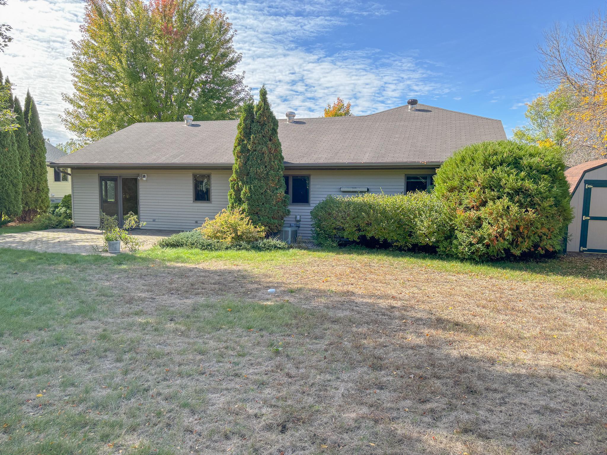1995 single family home for sale at 1727 S Court Street in Fergus Falls, MN — 3 bed, 2 bath (photo 55 of 64)