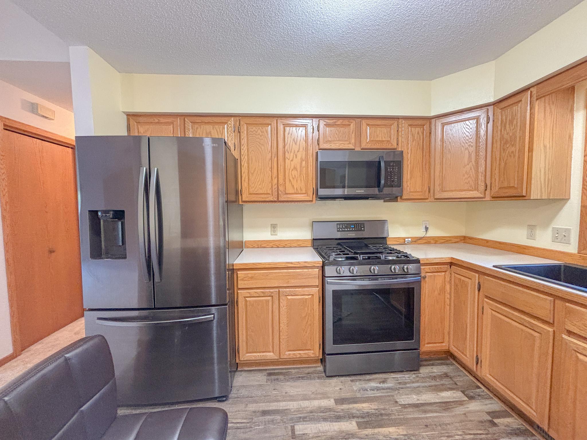 1995 single family home for sale at 1727 S Court Street in Fergus Falls, MN — 3 bed, 2 bath (photo 9 of 64)