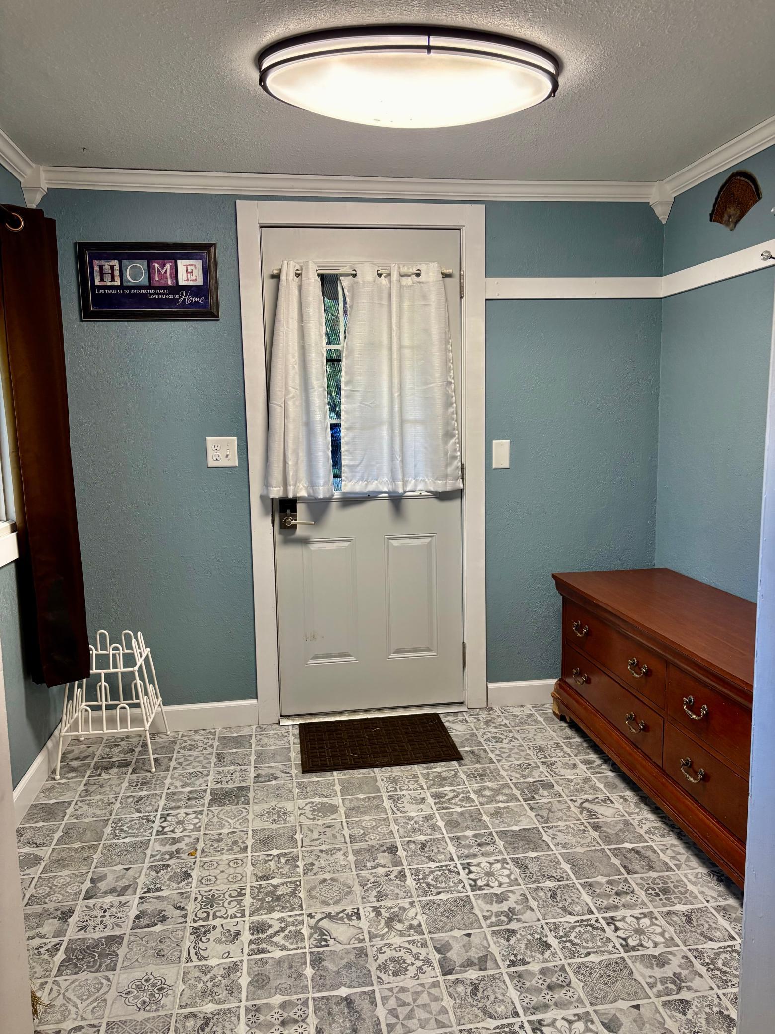 1945 single family home for sale at 311 Bay Avenue SE in Baudette, MN — 3 bed, 2 bath (photo 12 of 34)