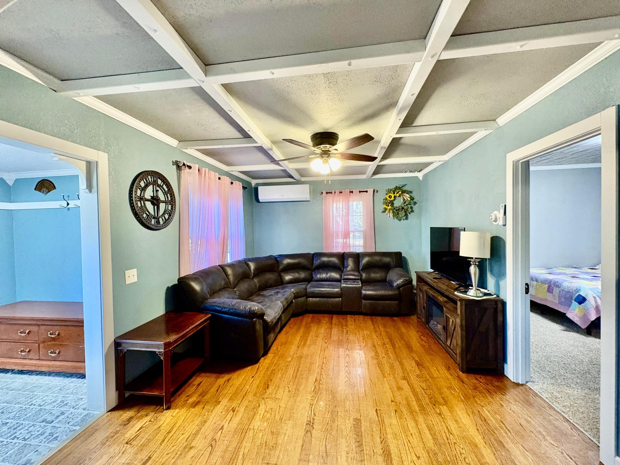 1945 single family home for sale at 311 Bay Avenue SE in Baudette, MN — 3 bed, 2 bath (photo 13 of 34)