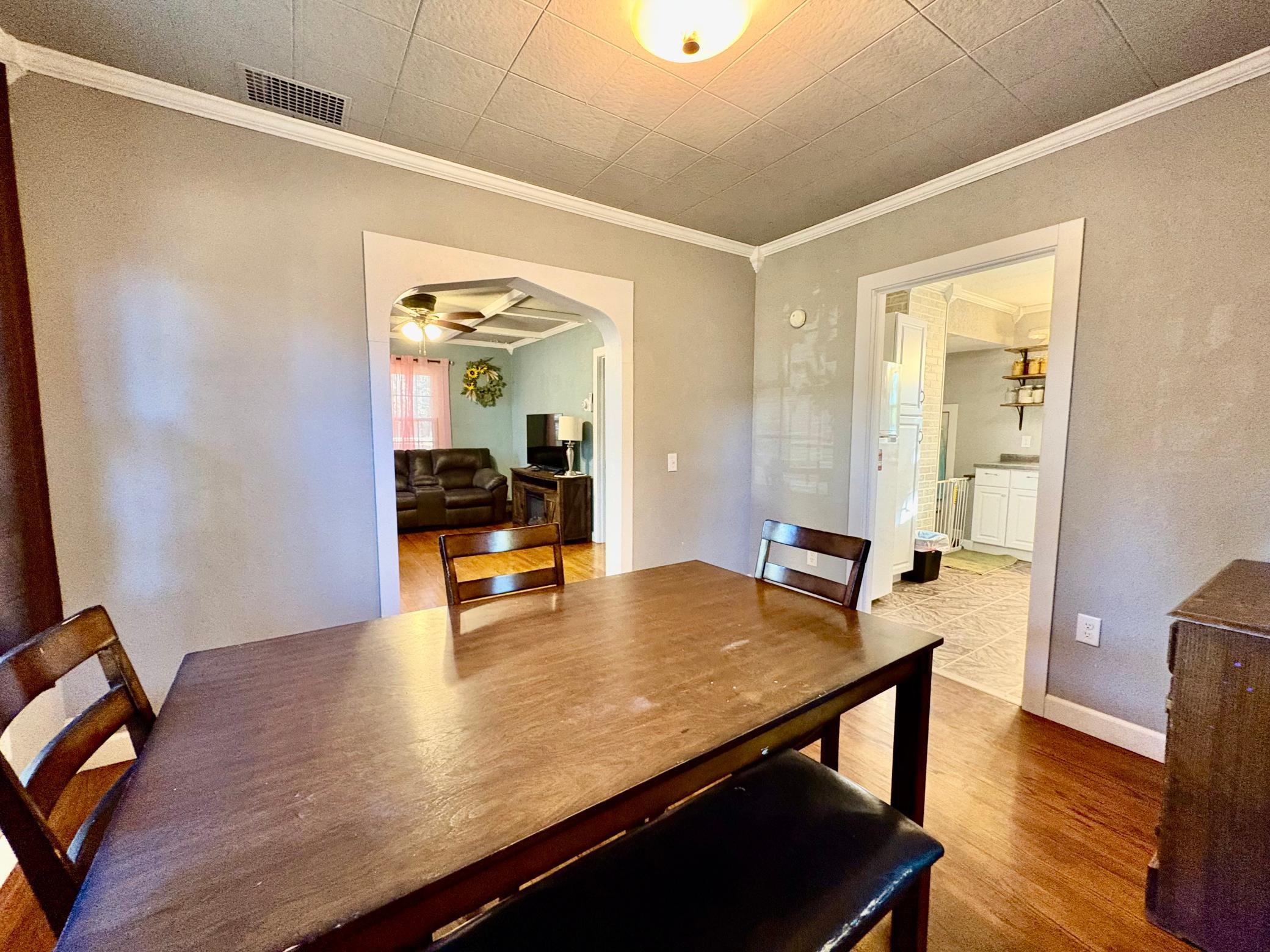 1945 single family home for sale at 311 Bay Avenue SE in Baudette, MN — 3 bed, 2 bath (photo 17 of 34)