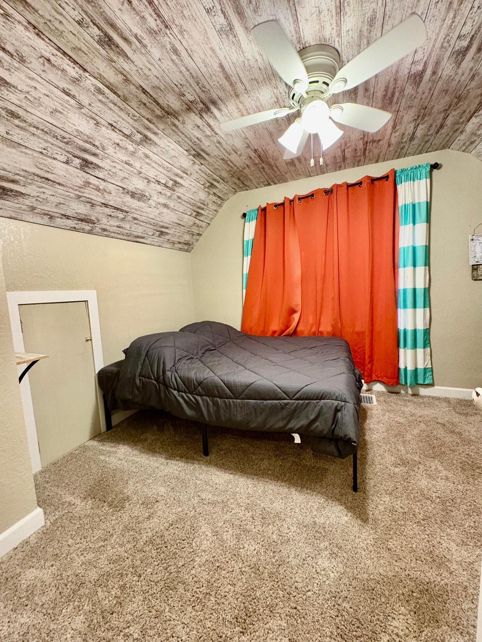 1945 single family home for sale at 311 Bay Avenue SE in Baudette, MN — 3 bed, 2 bath (photo 23 of 34)