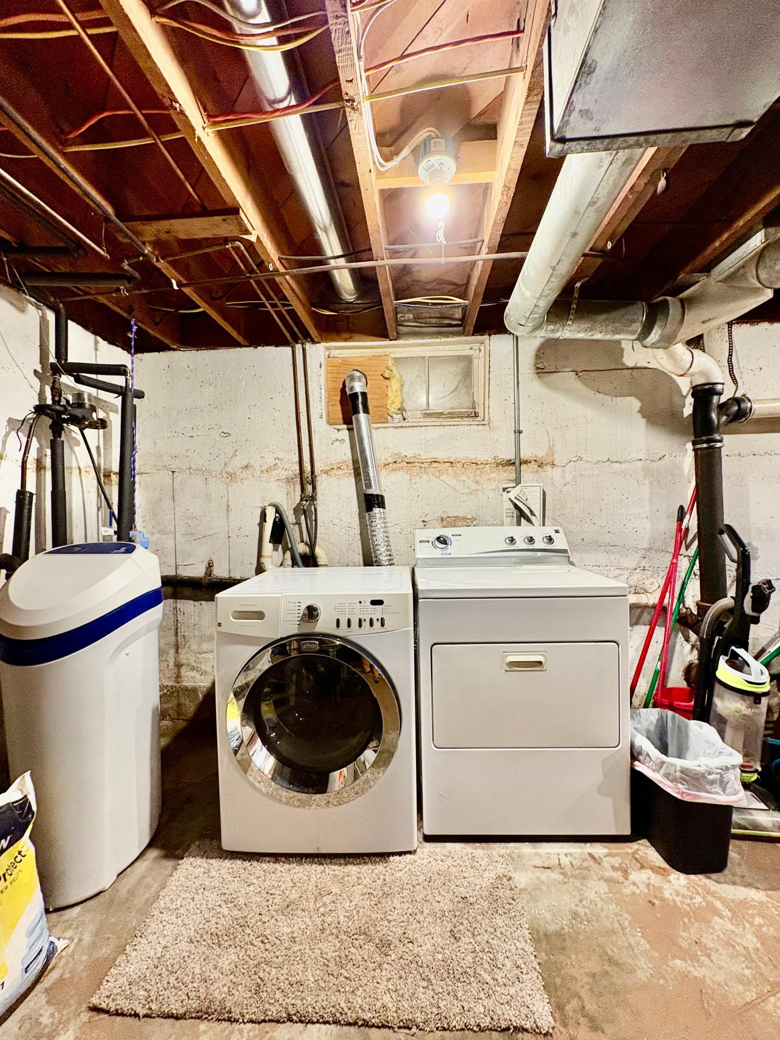1945 single family home for sale at 311 Bay Avenue SE in Baudette, MN — 3 bed, 2 bath (photo 29 of 34)