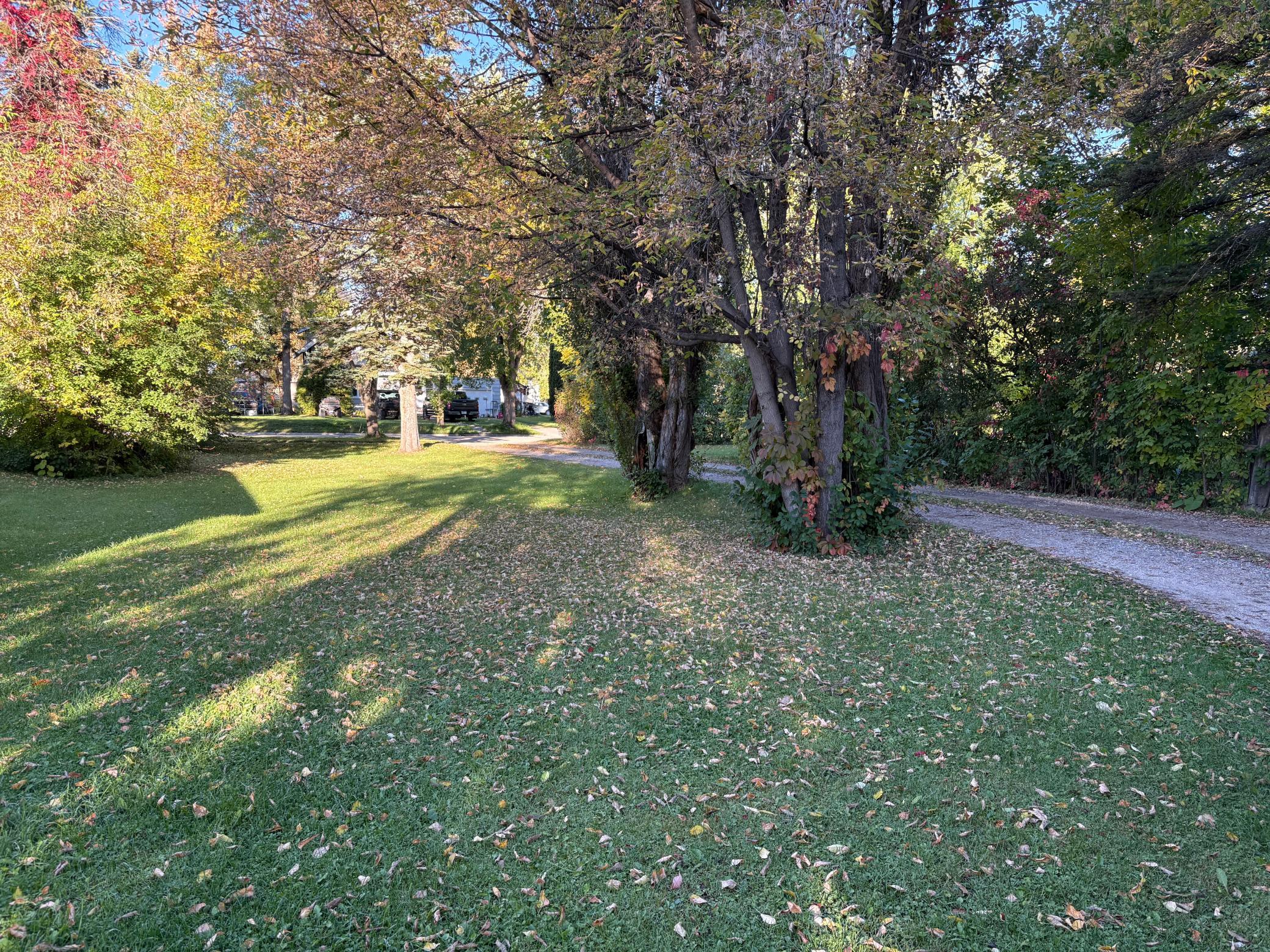 1945 single family home for sale at 311 Bay Avenue SE in Baudette, MN — 3 bed, 2 bath (photo 31 of 34)