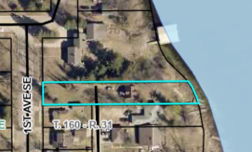 1945 single family home for sale at 311 Bay Avenue SE in Baudette, MN — 3 bed, 2 bath (photo 33 of 34)