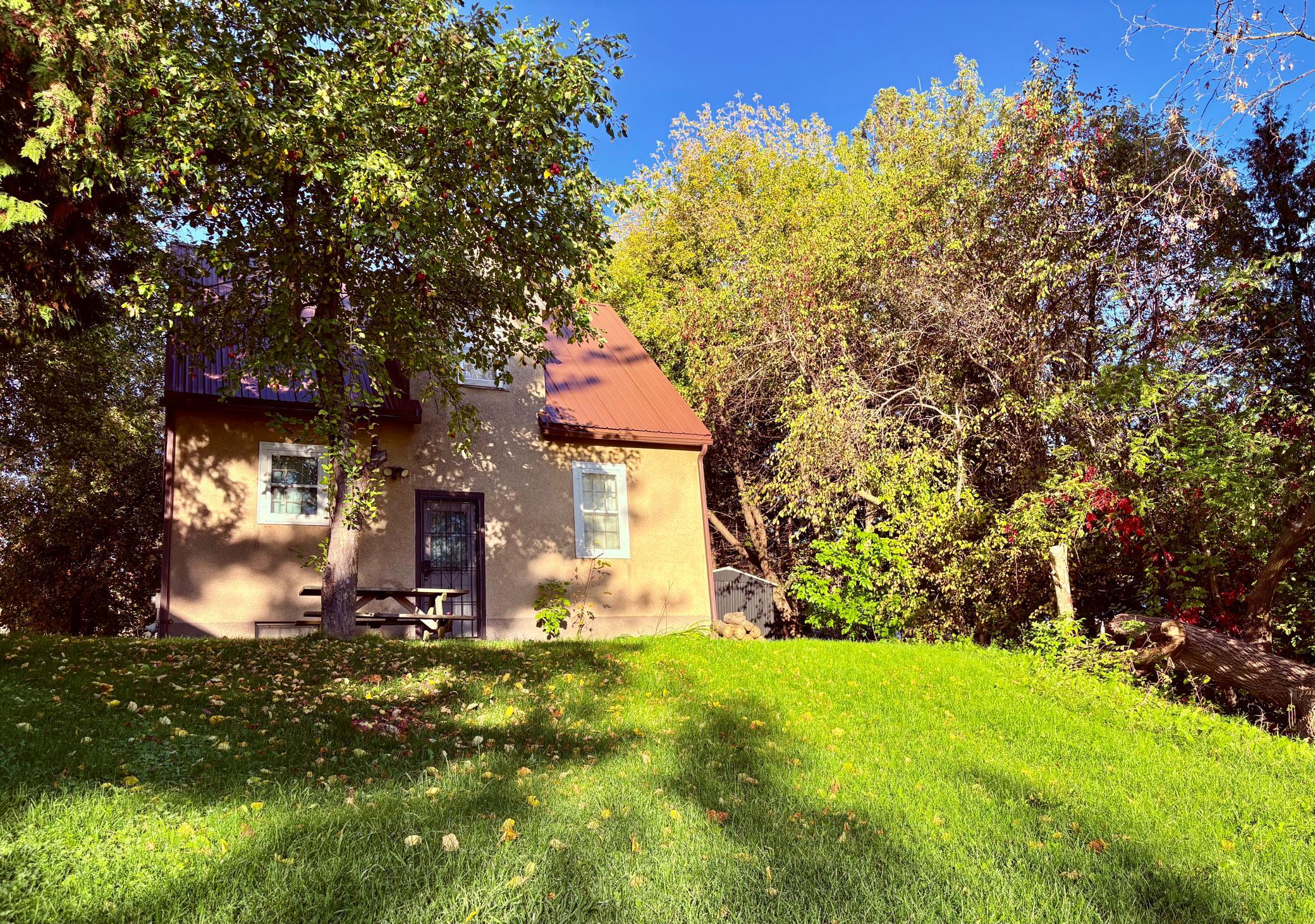 1945 single family home for sale at 311 Bay Avenue SE in Baudette, MN — 3 bed, 2 bath (photo 7 of 34)