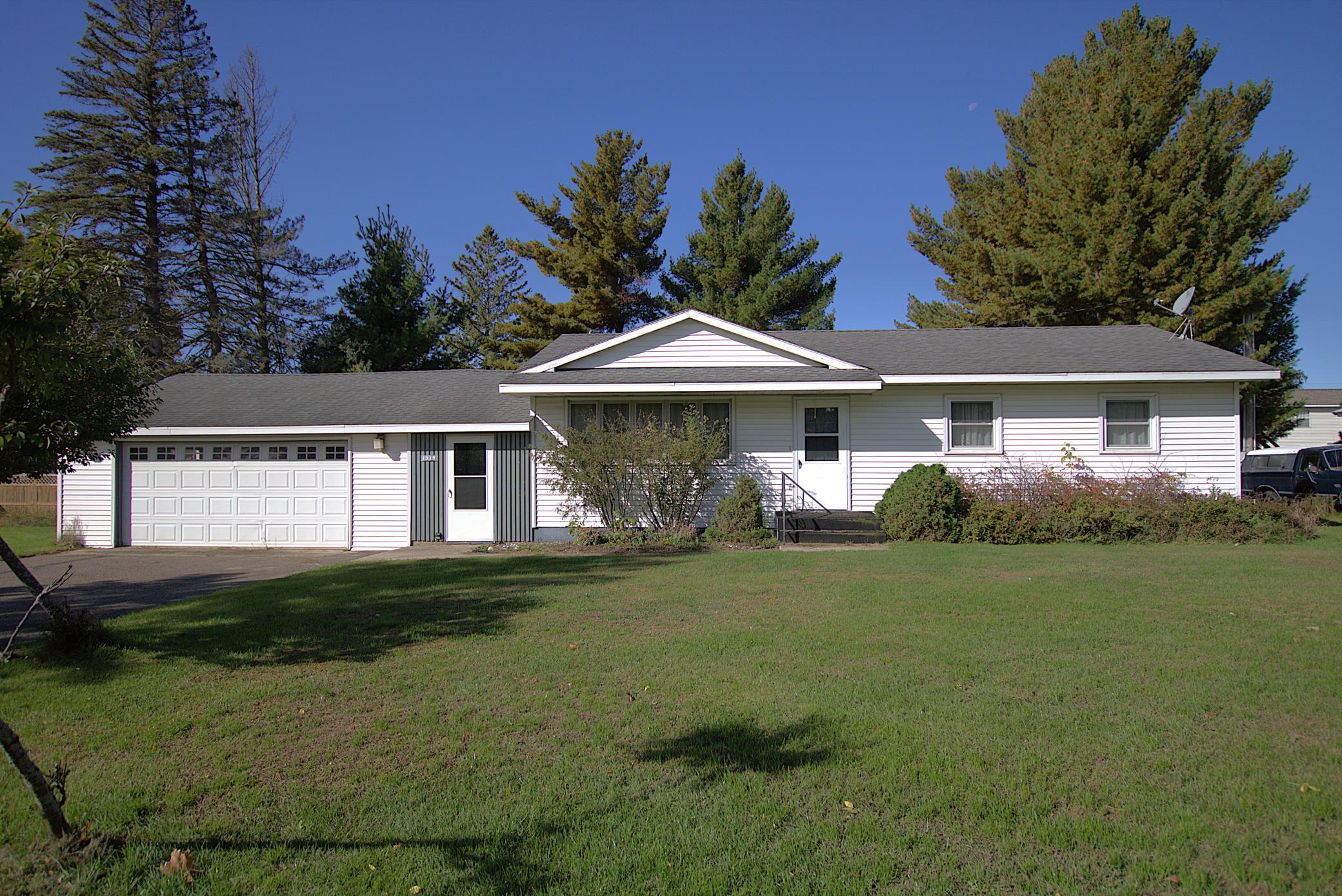 1970 single family home for sale at 1519 4th Street NE in Staples, MN — 3 bed, 2 bath