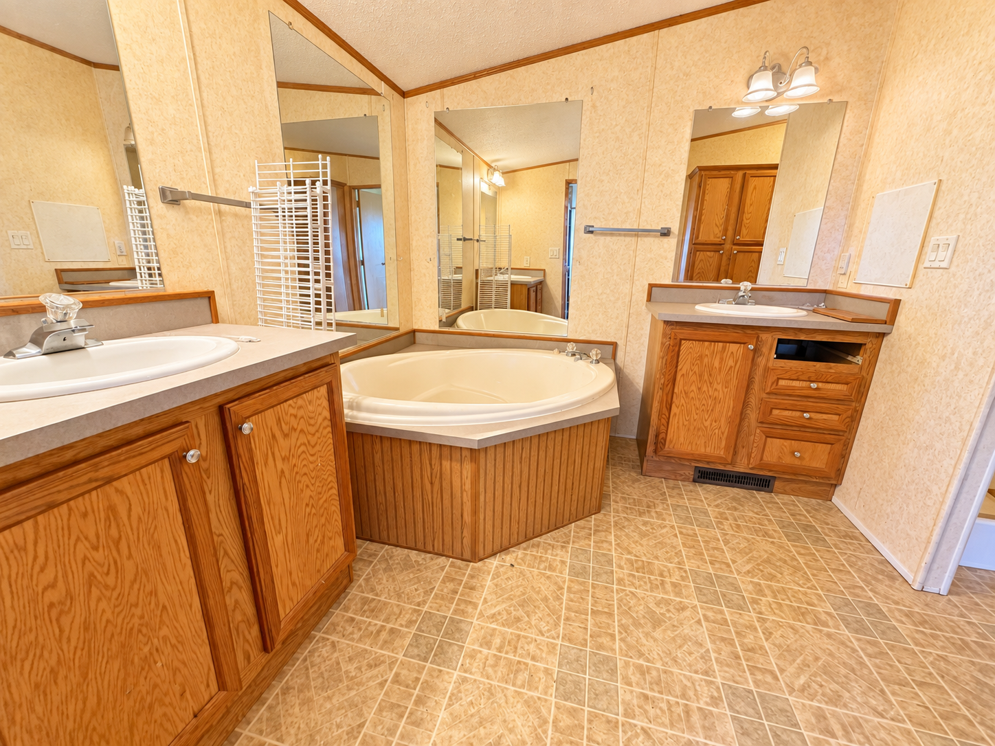 2003 single family home for sale at 21049 Westwood Drive in Clitherall, MN — 3 bed, 2 bath (photo 17 of 25)