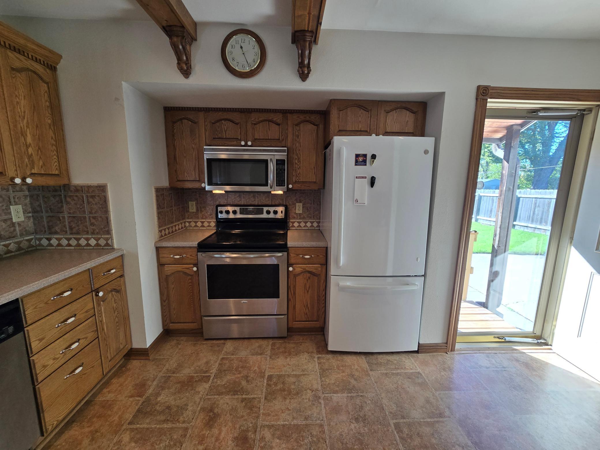 1952 single family home for sale at 1706 2nd Avenue S in Fargo, ND — 2 bed, 1 bath (photo 11 of 23)