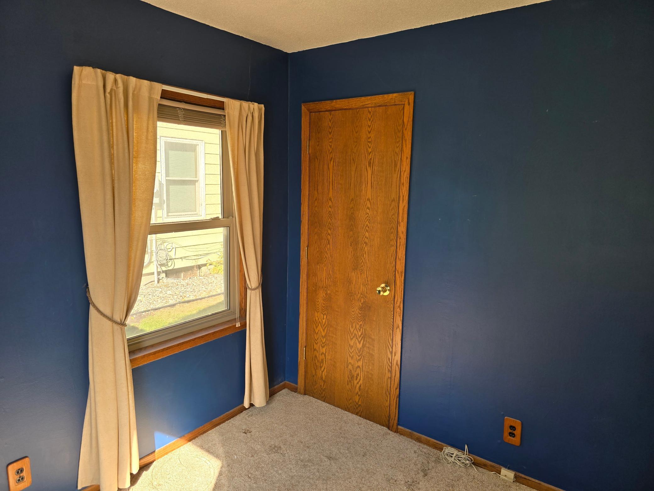 1952 single family home for sale at 1706 2nd Avenue S in Fargo, ND — 2 bed, 1 bath (photo 13 of 23)