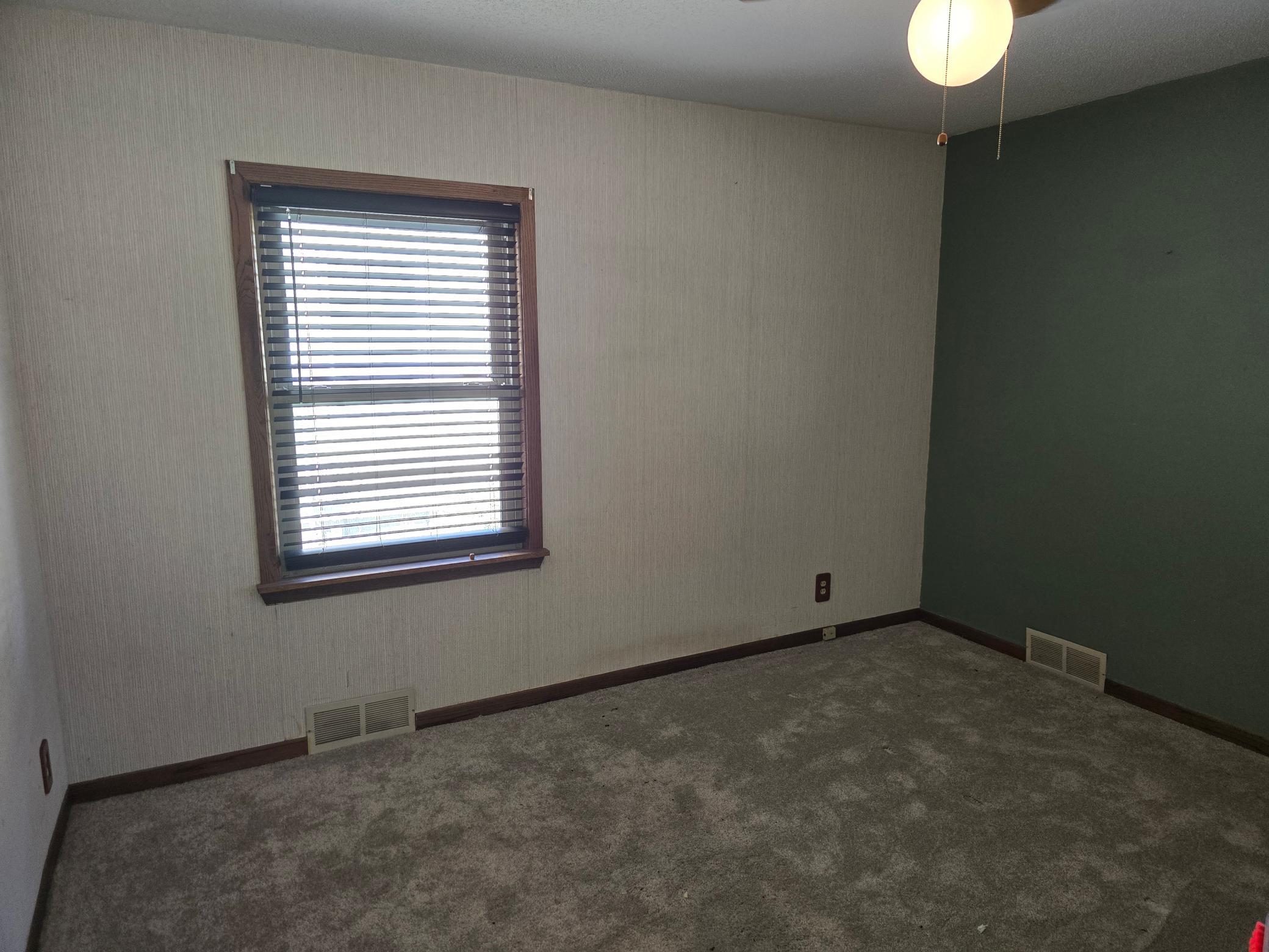 1952 single family home for sale at 1706 2nd Avenue S in Fargo, ND — 2 bed, 1 bath (photo 15 of 23)