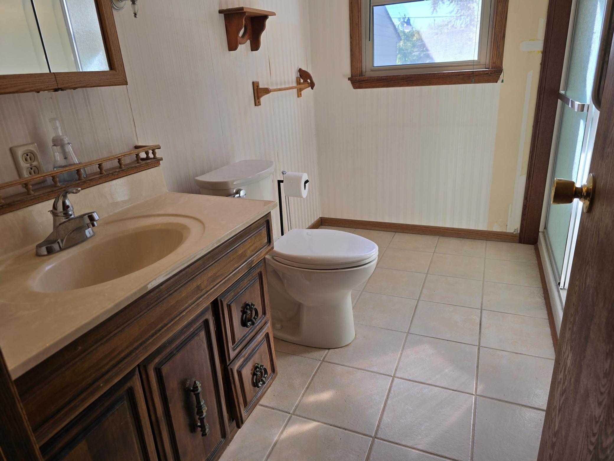1952 single family home for sale at 1706 2nd Avenue S in Fargo, ND — 2 bed, 1 bath (photo 17 of 23)