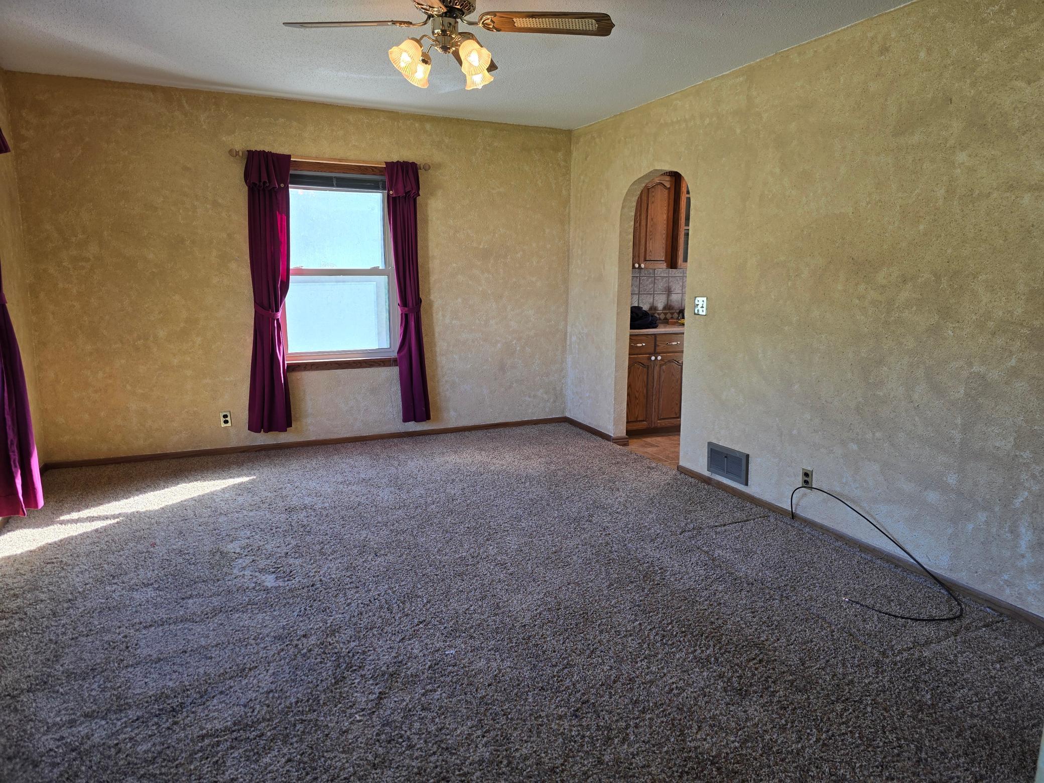 1952 single family home for sale at 1706 2nd Avenue S in Fargo, ND — 2 bed, 1 bath (photo 7 of 23)