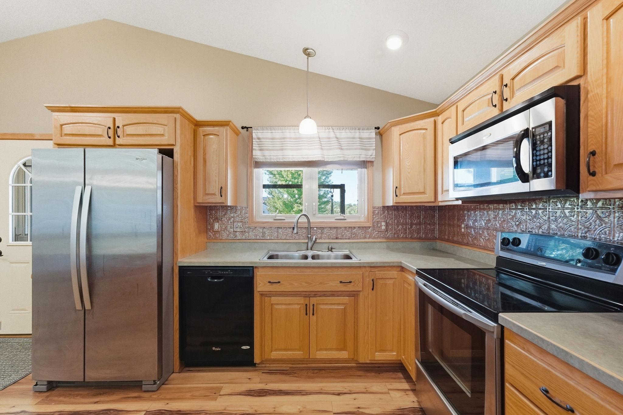2006 single family home for sale at 158 Greenview Lane in Miltona, MN — 4 bed, 3 bath (photo 14 of 44)