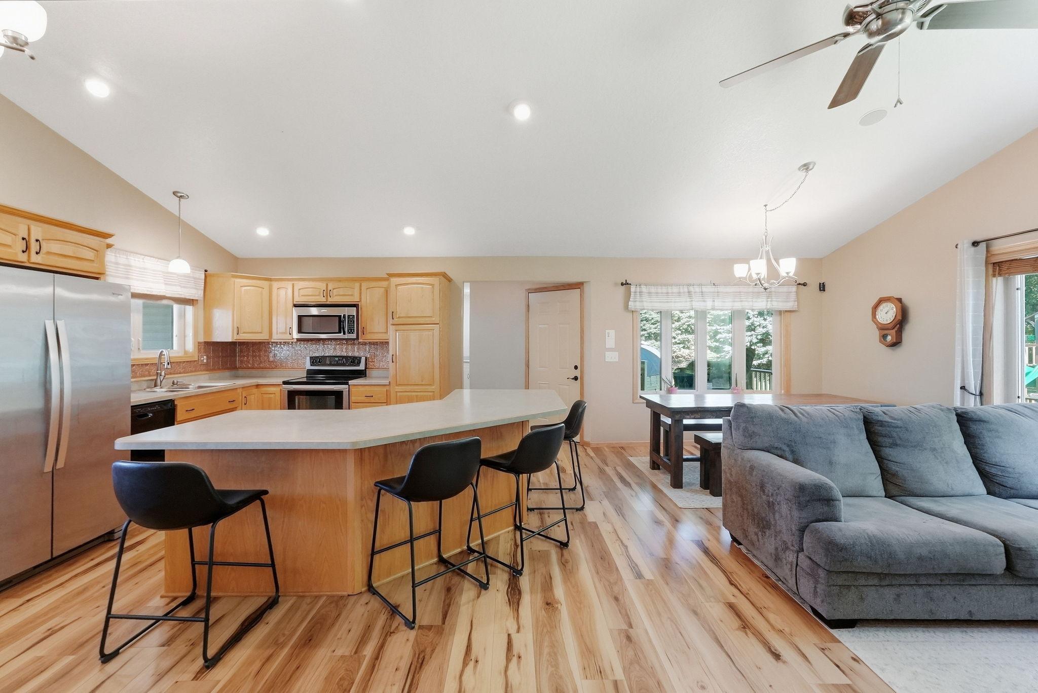 2006 single family home for sale at 158 Greenview Lane in Miltona, MN — 4 bed, 3 bath (photo 10 of 44)