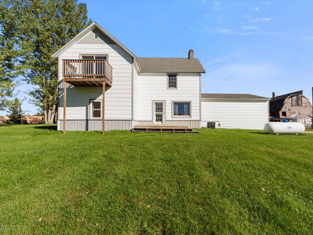 1905 single family home for sale at 13334 111th Avenue in Wadena, MN — 5 bed, 3 bath (photo 3 of 49)