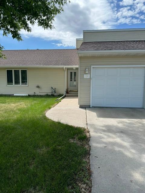 1978 townhouse for sale at 131 Belleville Court in Thief River Falls, MN — 3 bed, 2 bath