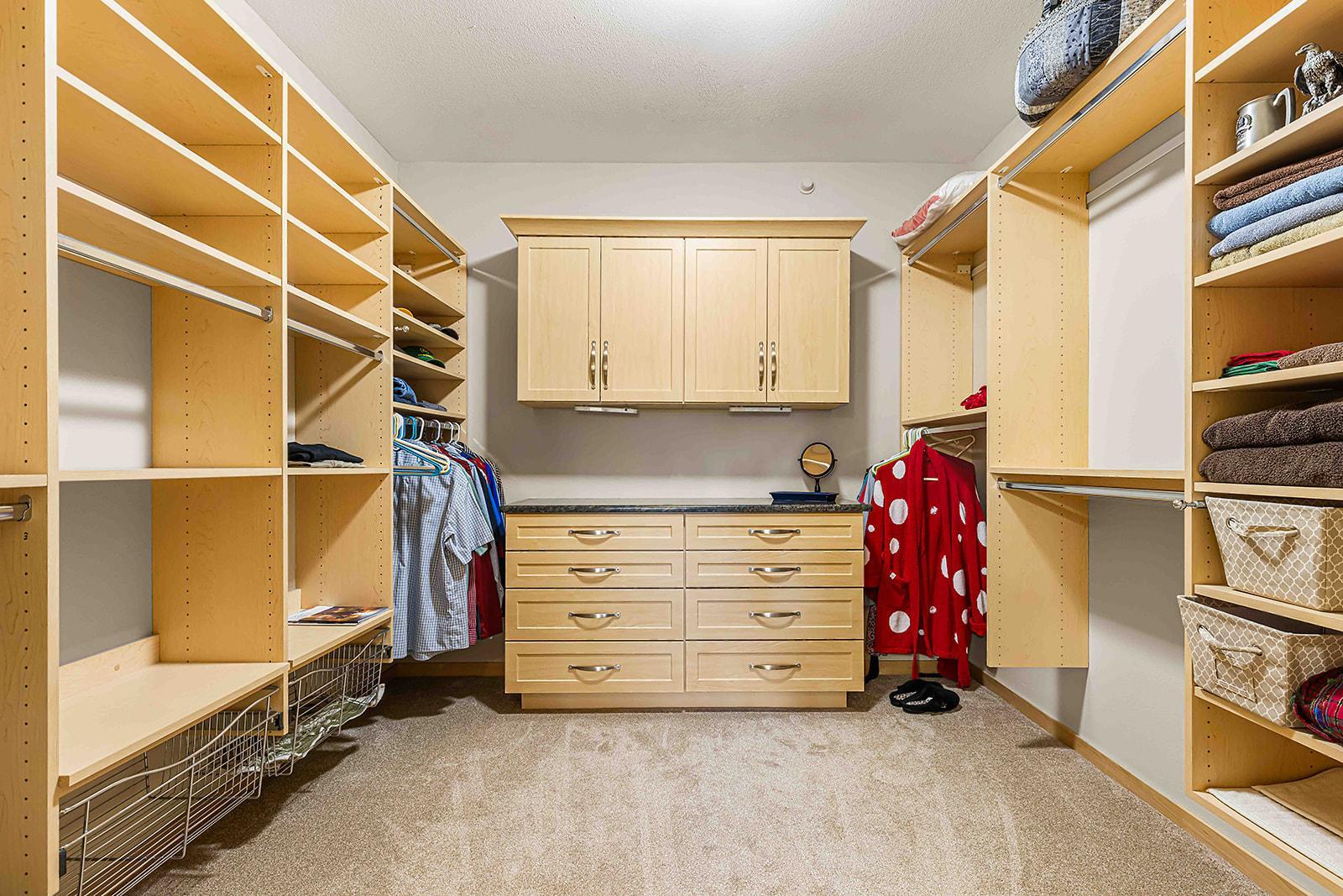 2005 condo for sale at 3200 S 11th Street S, Unit 217 in Fargo, ND — 2 bed, 2 bath (photo 18 of 26)