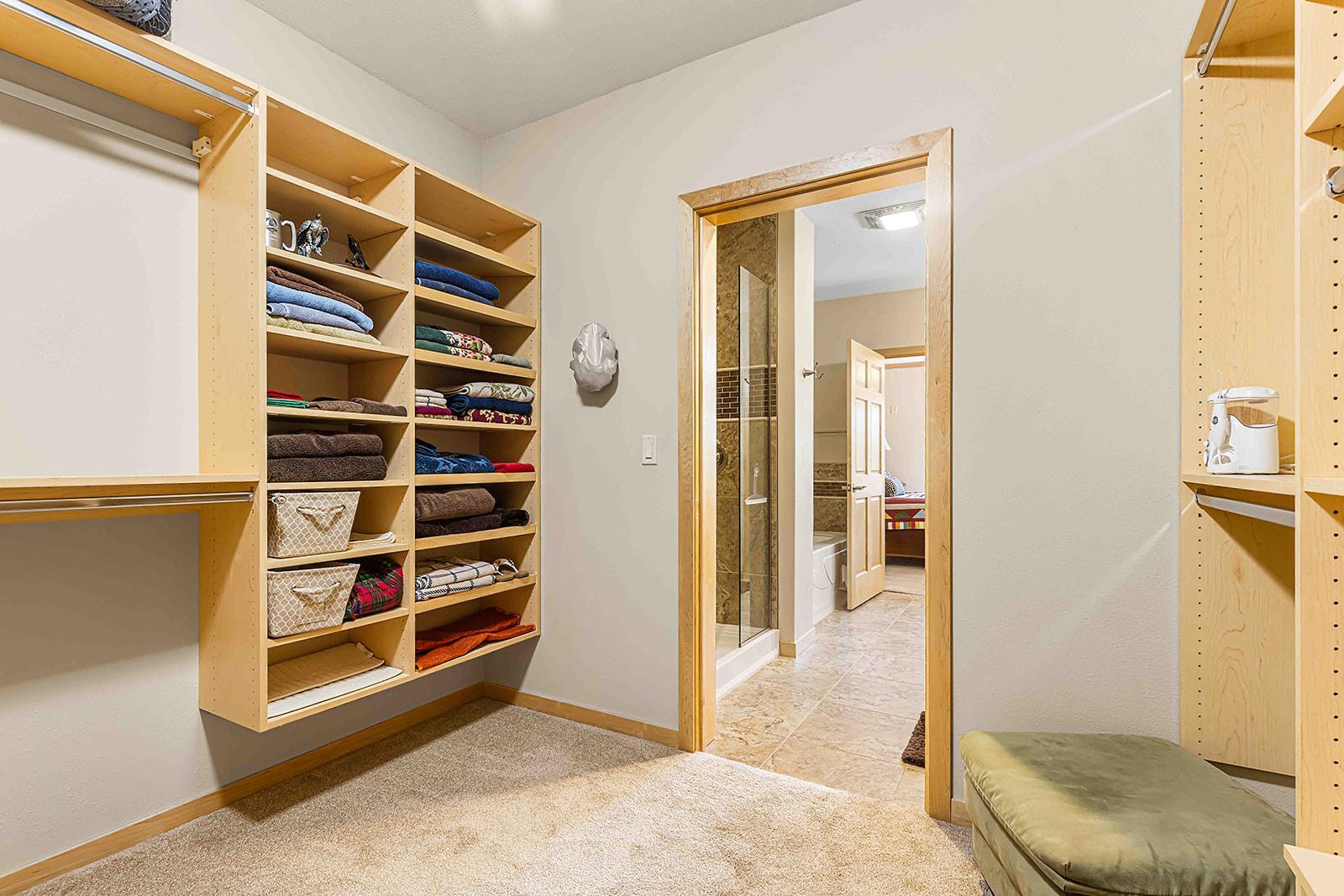 2005 condo for sale at 3200 S 11th Street S, Unit 217 in Fargo, ND — 2 bed, 2 bath (photo 20 of 26)