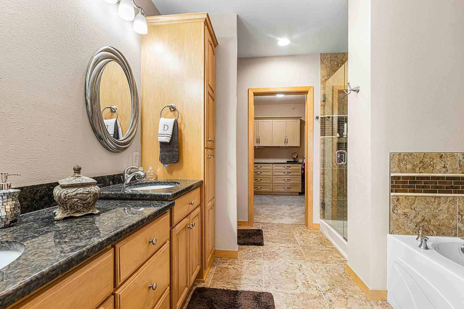 2005 condo for sale at 3200 S 11th Street S, Unit 217 in Fargo, ND — 2 bed, 2 bath (photo 21 of 26)