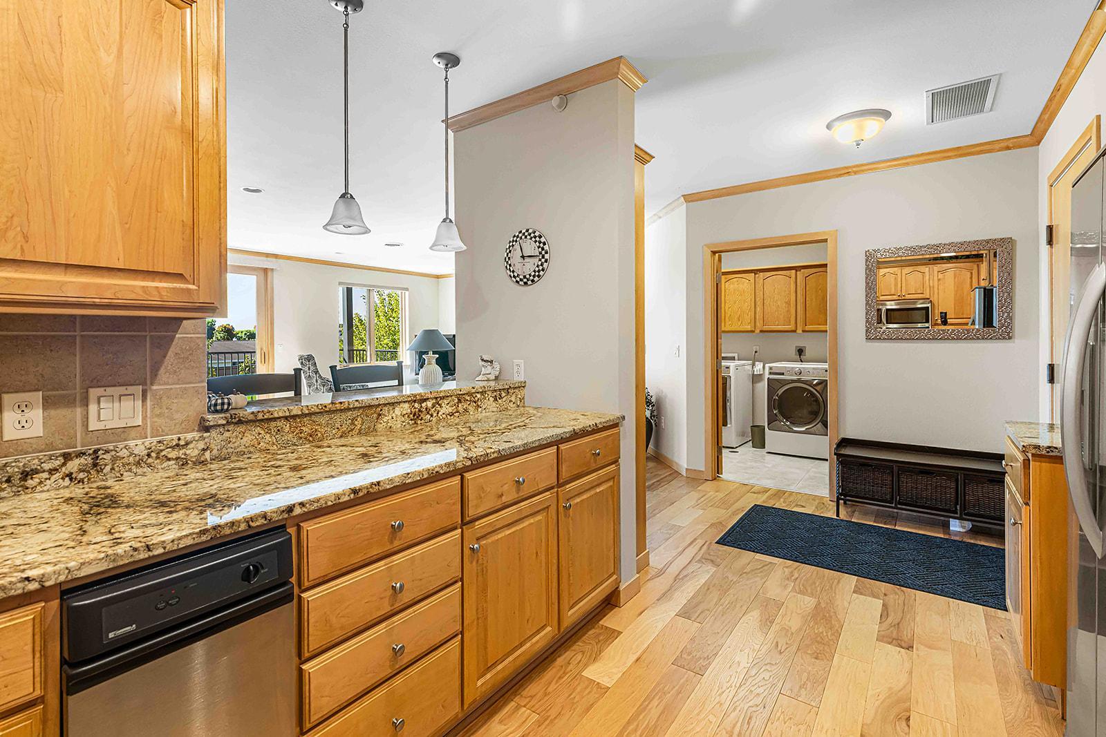 2005 condo for sale at 3200 S 11th Street S, Unit 217 in Fargo, ND — 2 bed, 2 bath (photo 4 of 26)