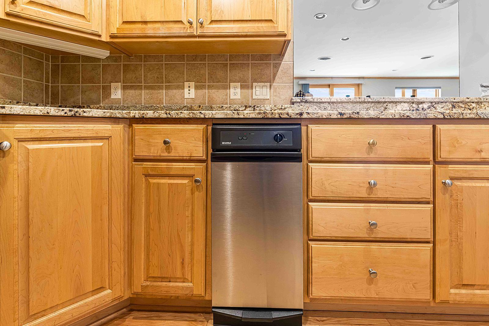 2005 condo for sale at 3200 S 11th Street S, Unit 217 in Fargo, ND — 2 bed, 2 bath (photo 5 of 26)