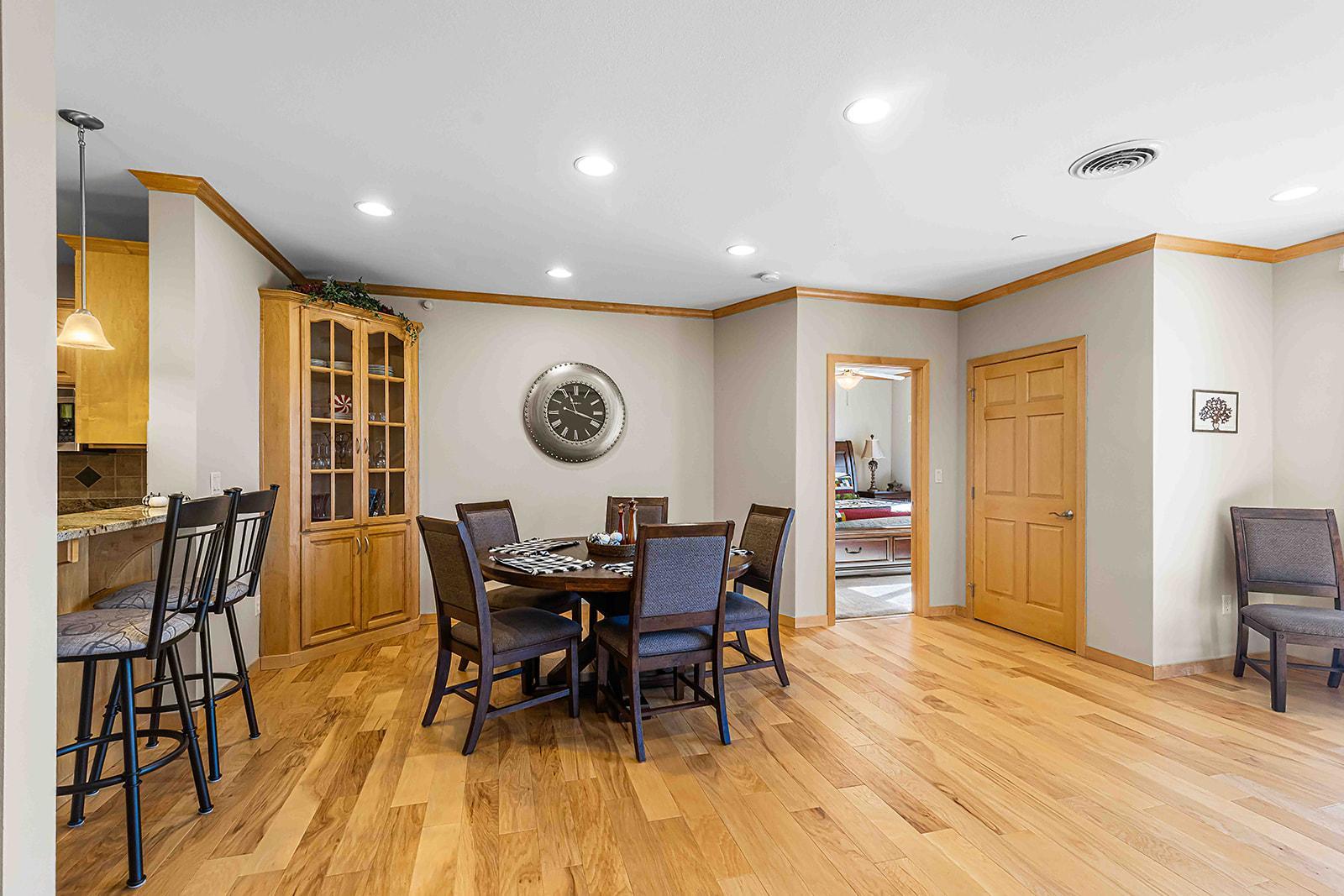 2005 condo for sale at 3200 S 11th Street S, Unit 217 in Fargo, ND — 2 bed, 2 bath (photo 6 of 26)