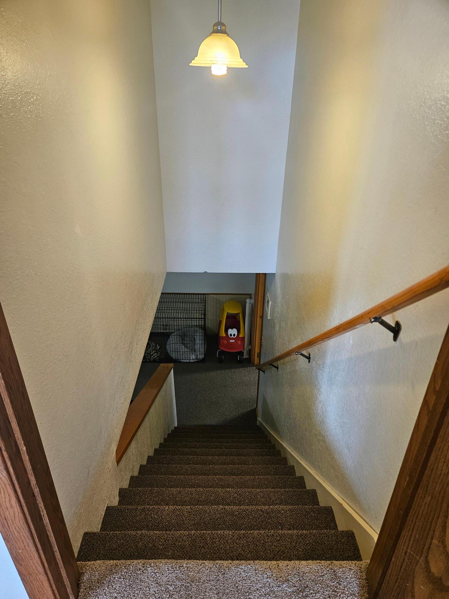 1985 single family home for sale at 319 3rd Street N in Wahpeton, ND — 4 bed, 3 bath (photo 18 of 30)