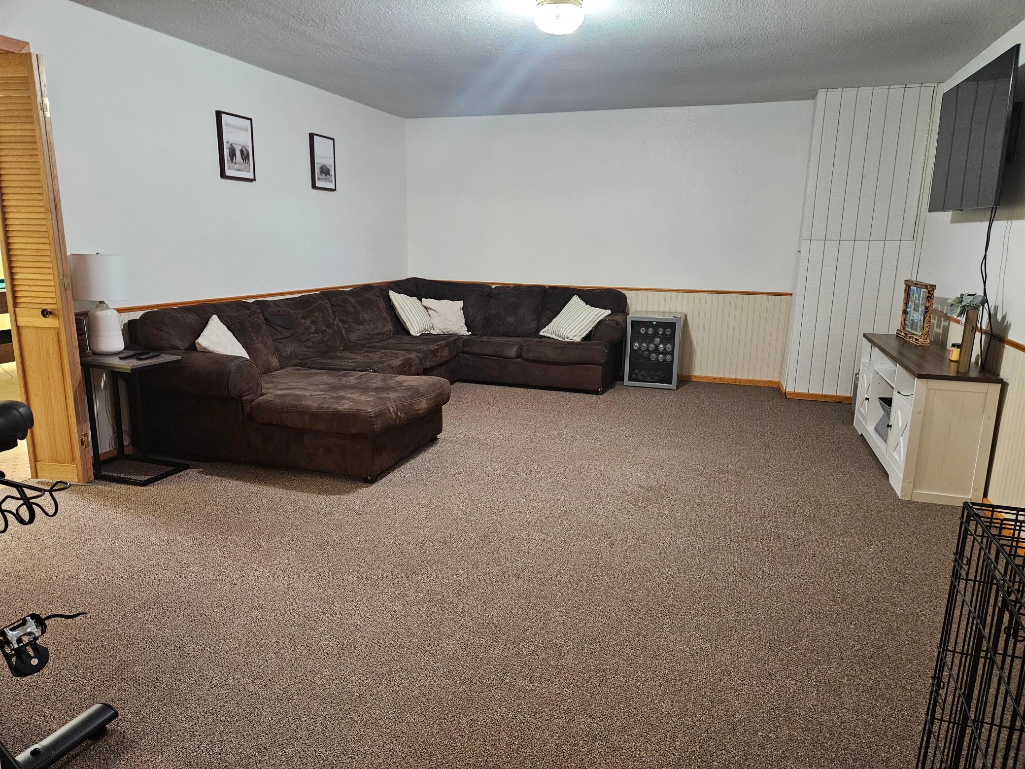 1985 single family home for sale at 319 3rd Street N in Wahpeton, ND — 4 bed, 3 bath (photo 19 of 30)