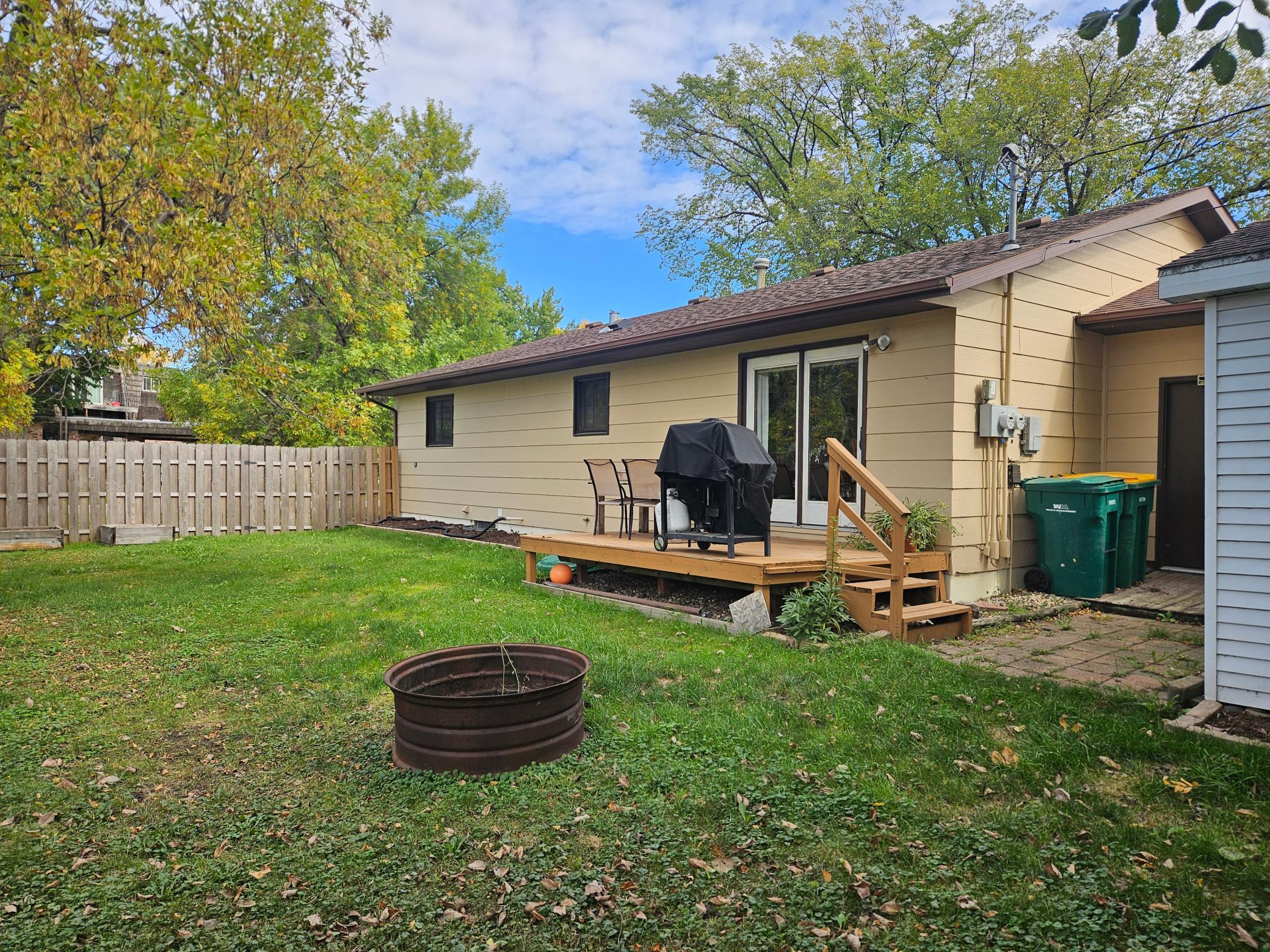 1985 single family home for sale at 319 3rd Street N in Wahpeton, ND — 4 bed, 3 bath (photo 29 of 30)