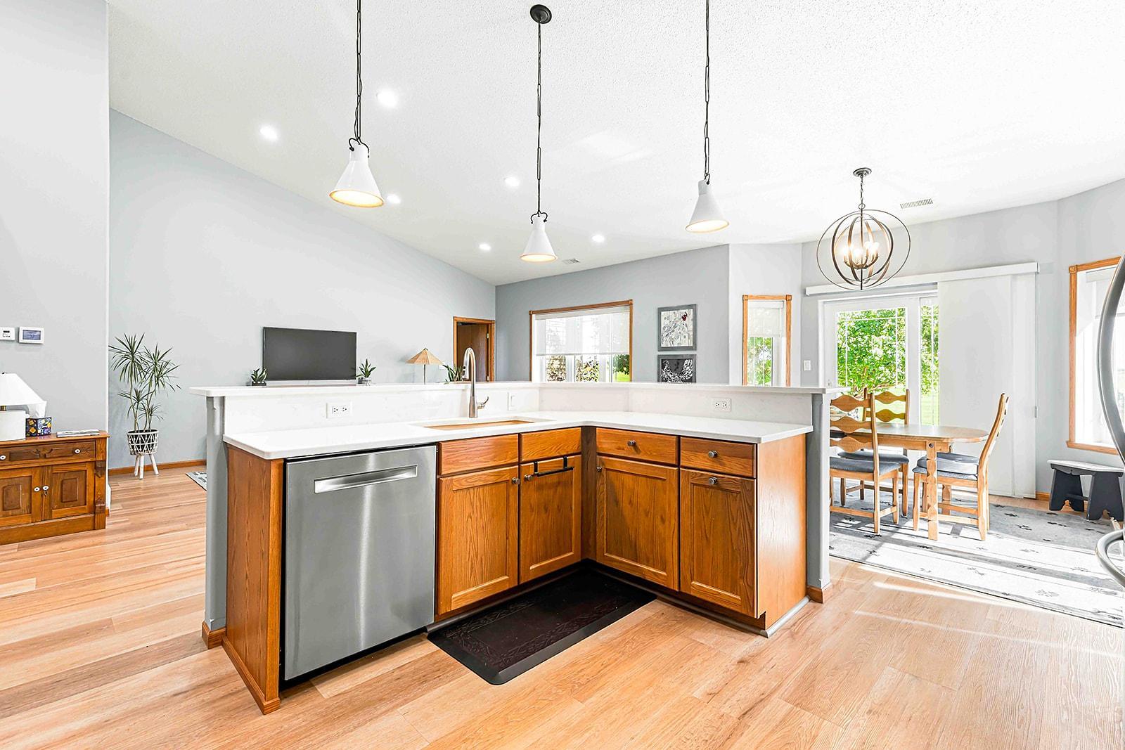 2007 single family home for sale at 812 S 36th Street S in Moorhead, MN — 4 bed, 3 bath (photo 14 of 58)