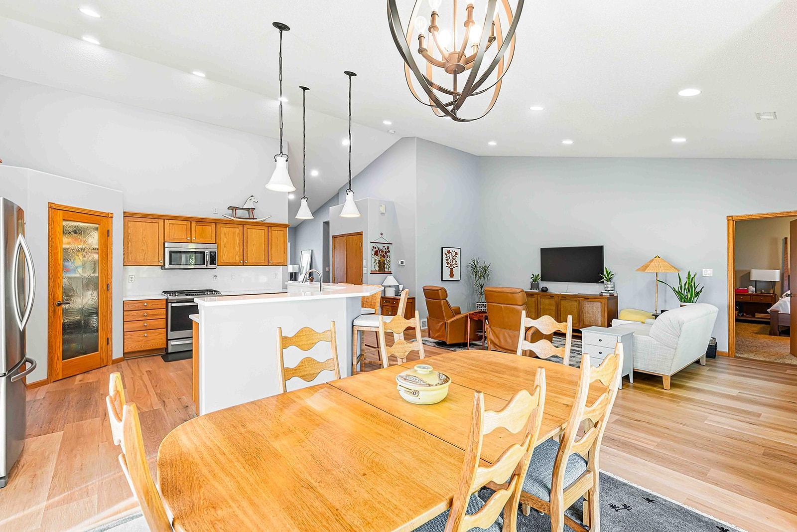 2007 single family home for sale at 812 S 36th Street S in Moorhead, MN — 4 bed, 3 bath (photo 15 of 58)