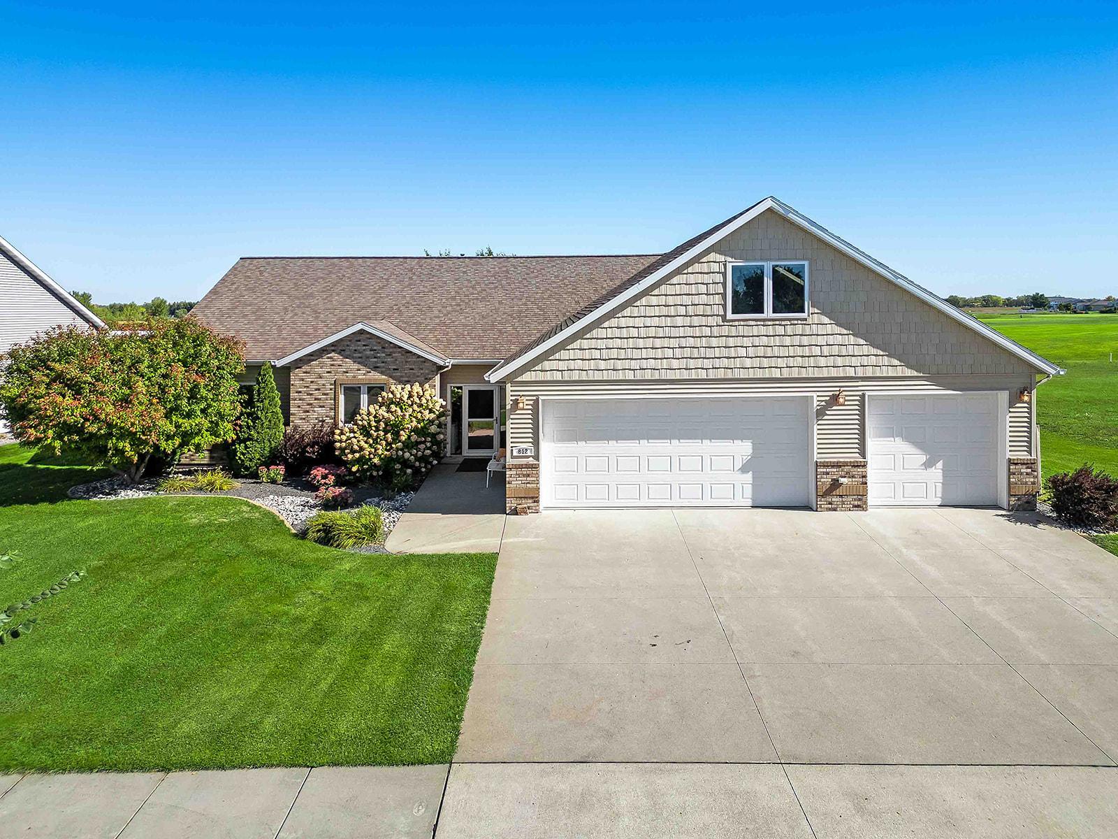 2007 single family home for sale at 812 S 36th Street S in Moorhead, MN — 4 bed, 3 bath (photo 44 of 58)