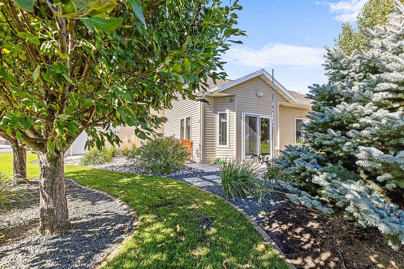 2007 single family home for sale at 812 S 36th Street S in Moorhead, MN — 4 bed, 3 bath (photo 6 of 58)