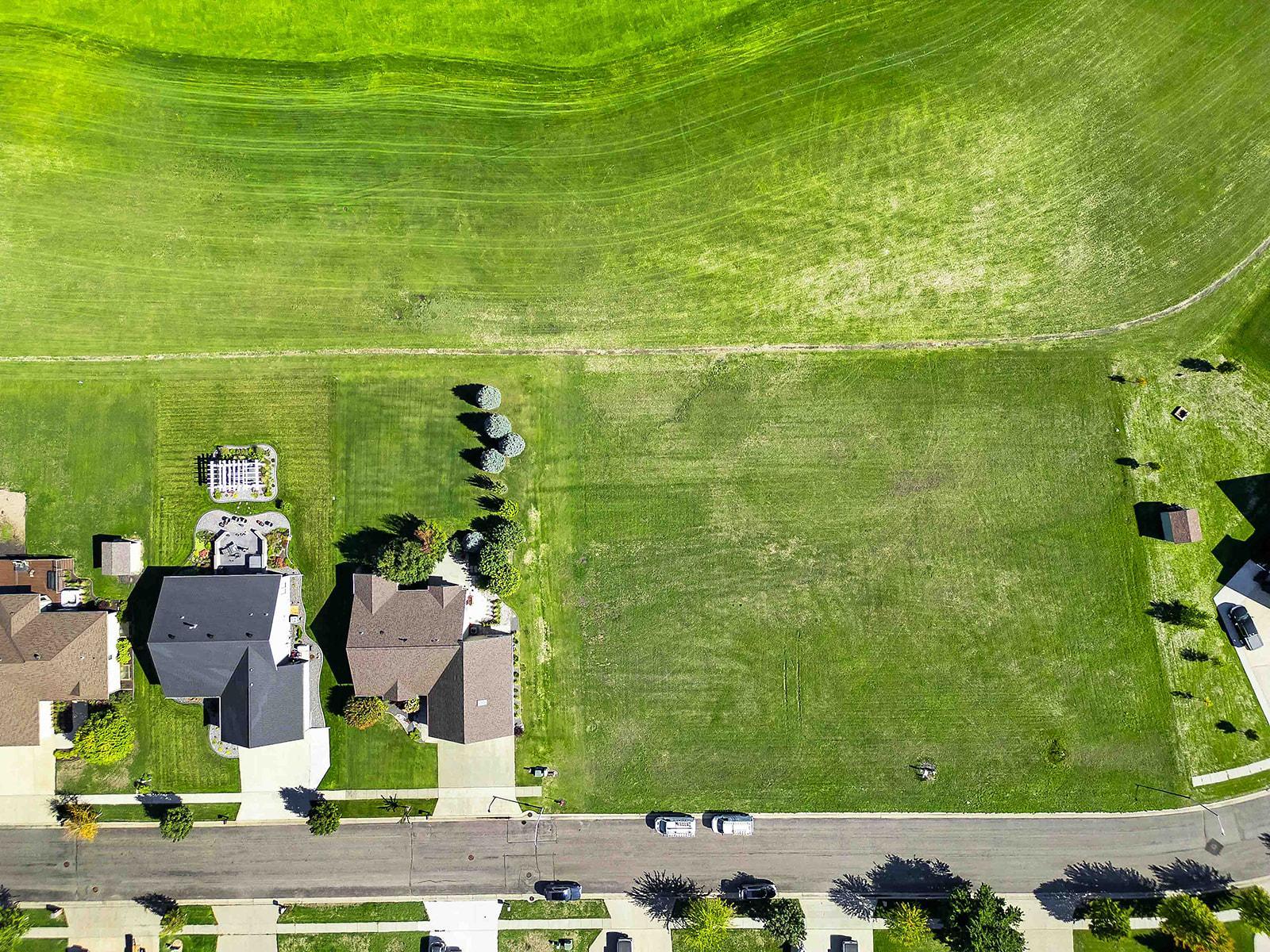 2007 single family home for sale at 812 S 36th Street S in Moorhead, MN — 4 bed, 3 bath (photo 52 of 58)