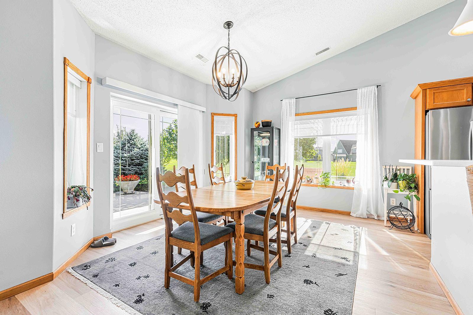 2007 single family home for sale at 812 S 36th Street S in Moorhead, MN — 4 bed, 3 bath (photo 10 of 58)