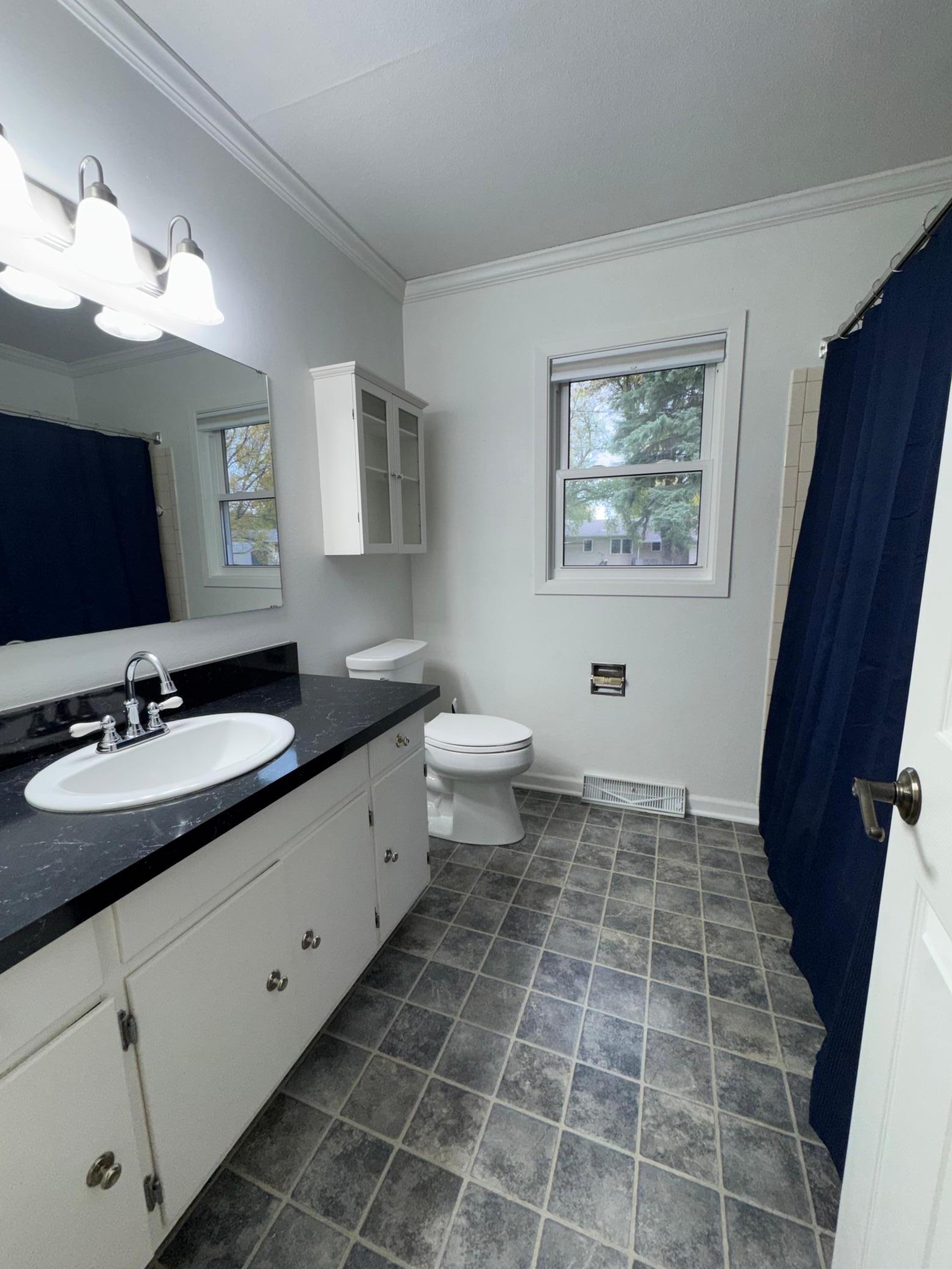 1960 single family home for sale at 510 Birch Lane in Moorhead, MN — 4 bed, 2 bath (photo 3 of 30)