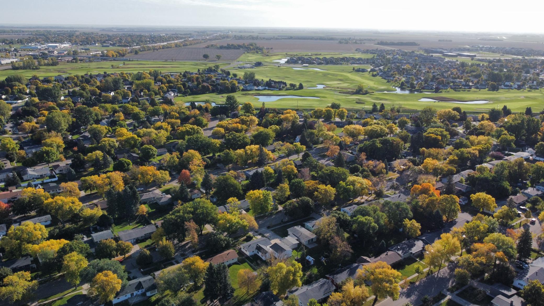 1960 single family home for sale at 510 Birch Lane in Moorhead, MN — 4 bed, 2 bath (photo 23 of 30)