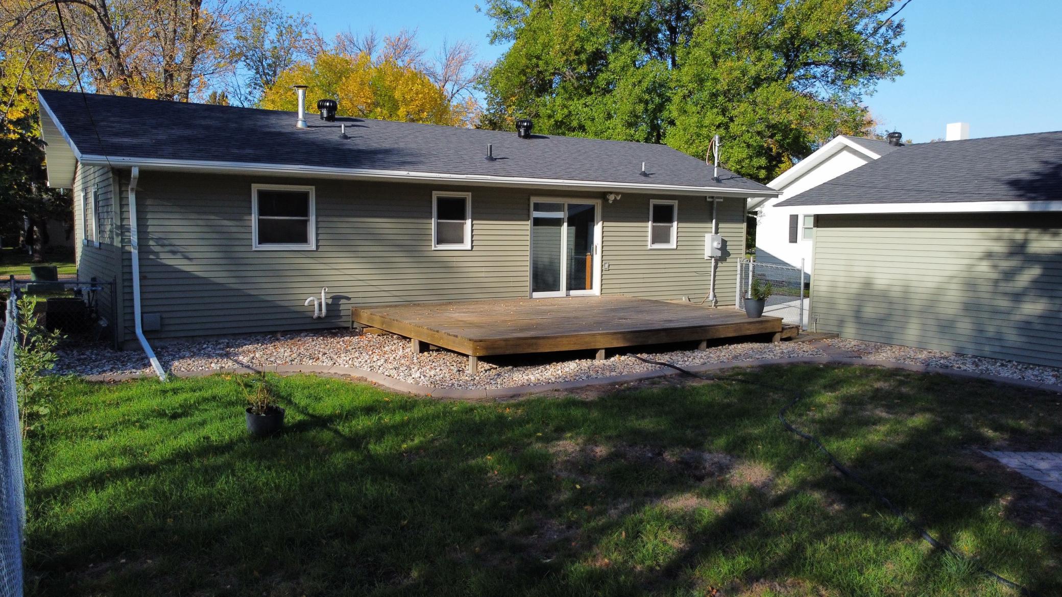 1960 single family home for sale at 510 Birch Lane in Moorhead, MN — 4 bed, 2 bath (photo 24 of 30)