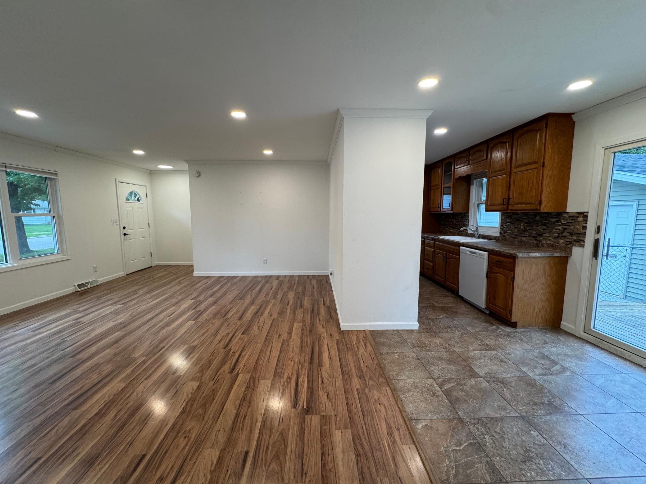 1960 single family home for sale at 510 Birch Lane in Moorhead, MN — 4 bed, 2 bath (photo 4 of 30)
