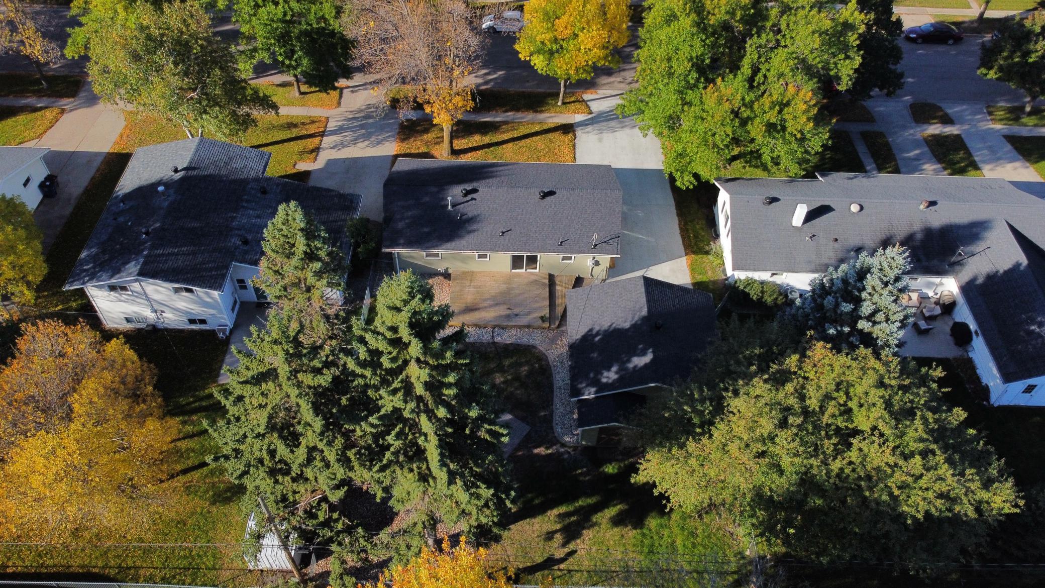 1960 single family home for sale at 510 Birch Lane in Moorhead, MN — 4 bed, 2 bath (photo 5 of 30)
