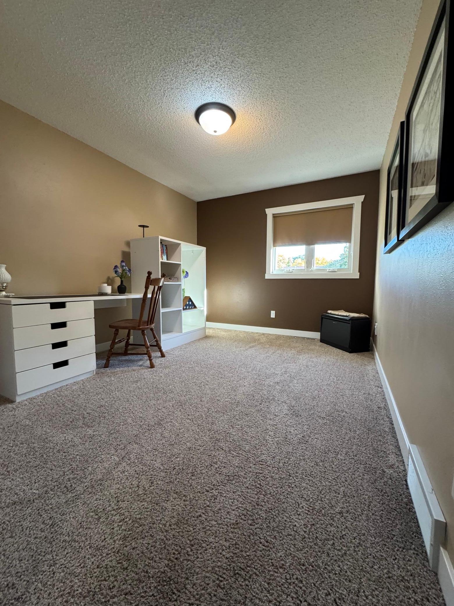 1977 single family home for sale at 101 37th Avenue S in Moorhead, MN — 5 bed, 4 bath (photo 11 of 39)